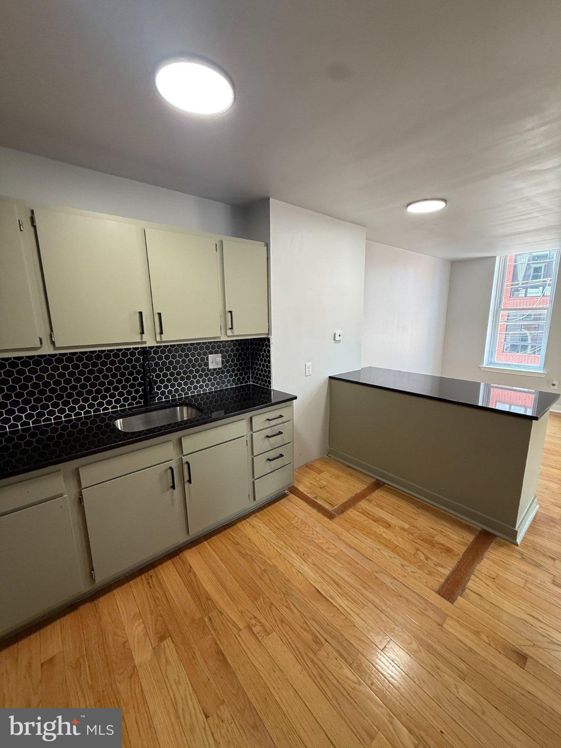 717 N 16TH STREET 2