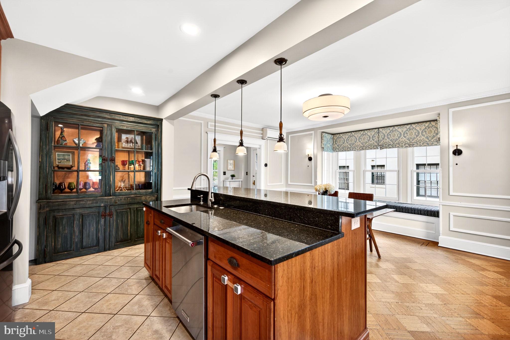 ROLAND PARK - Residential