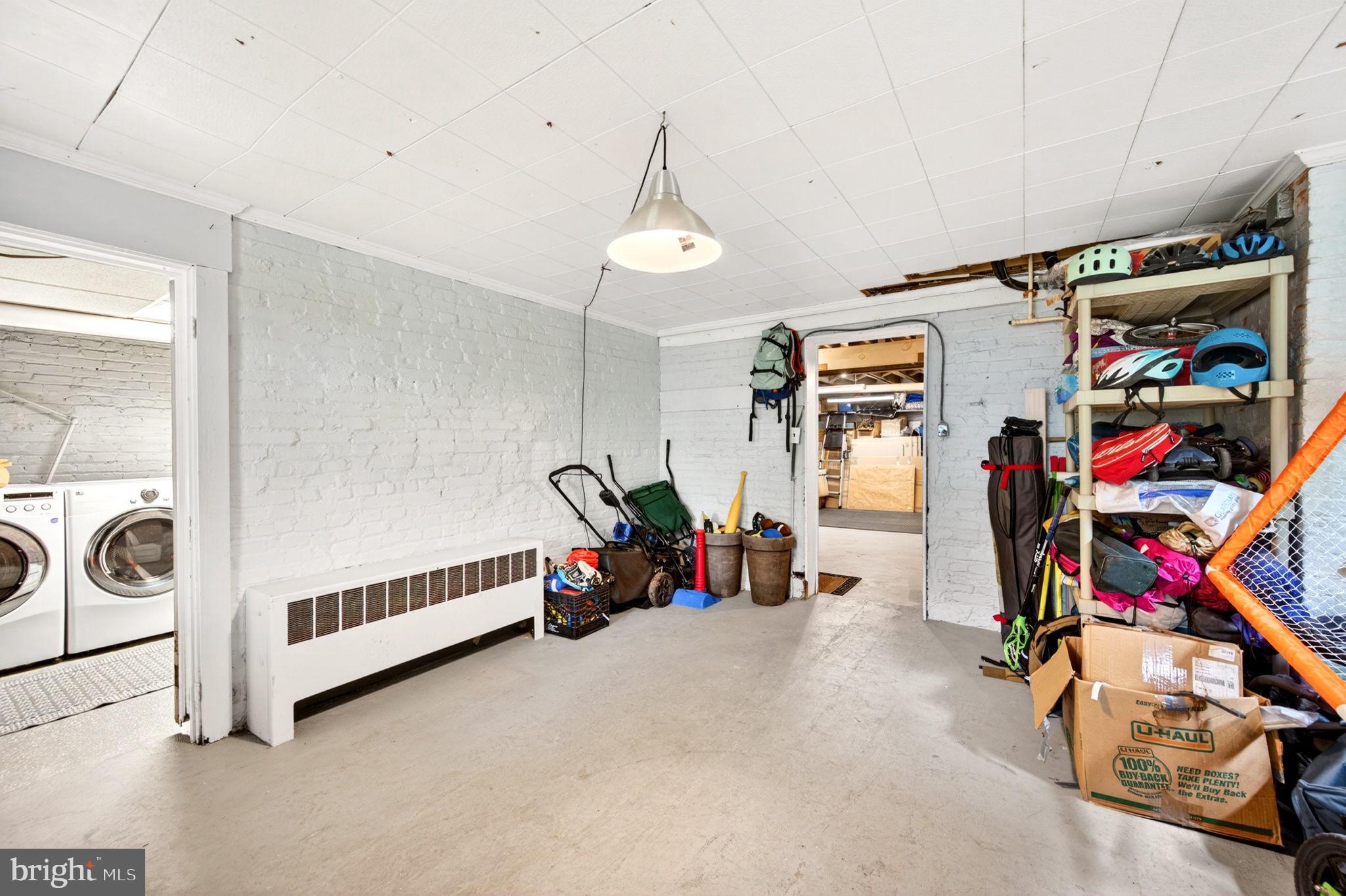 ROLAND PARK - Residential