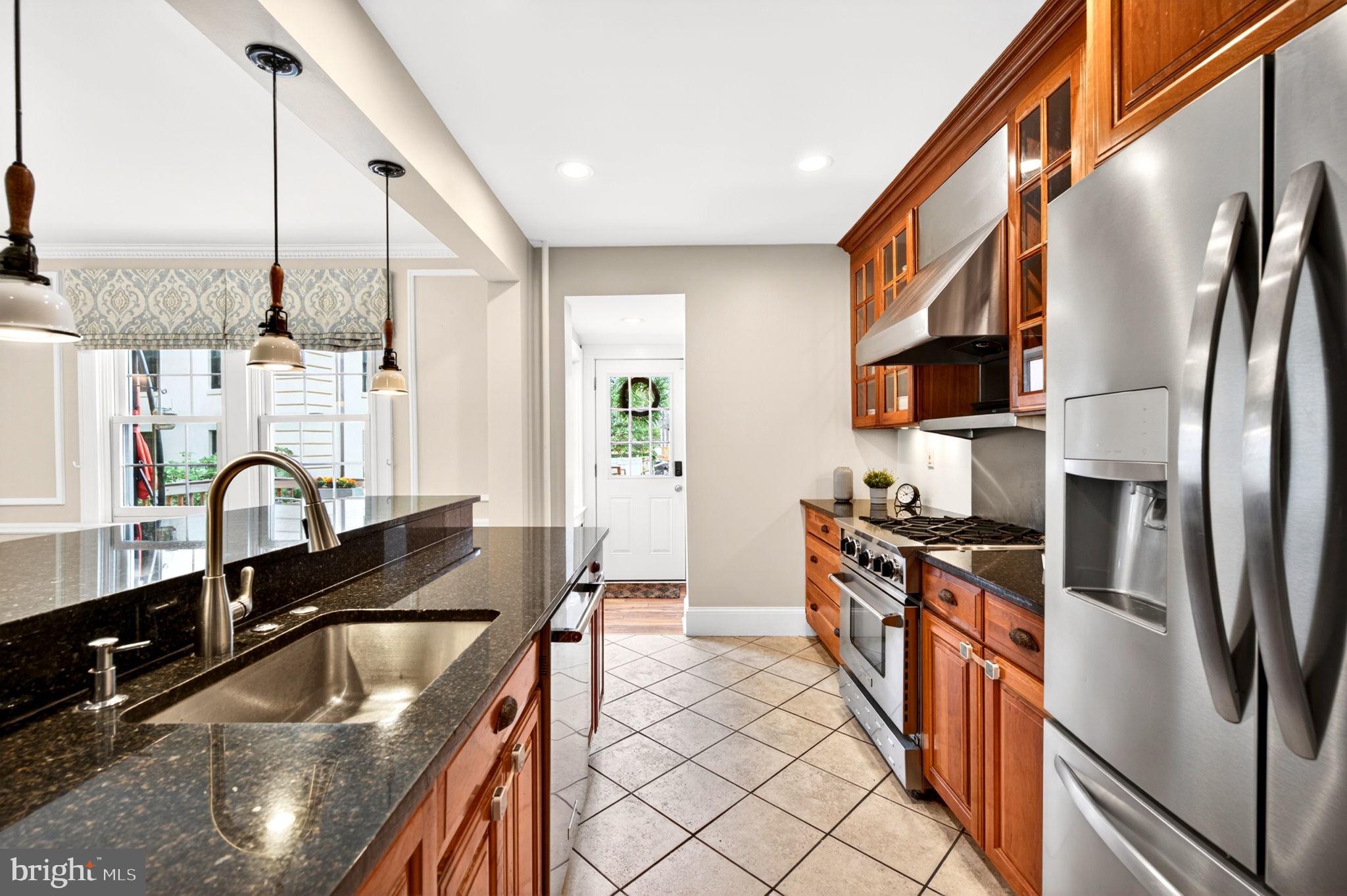 ROLAND PARK - Residential