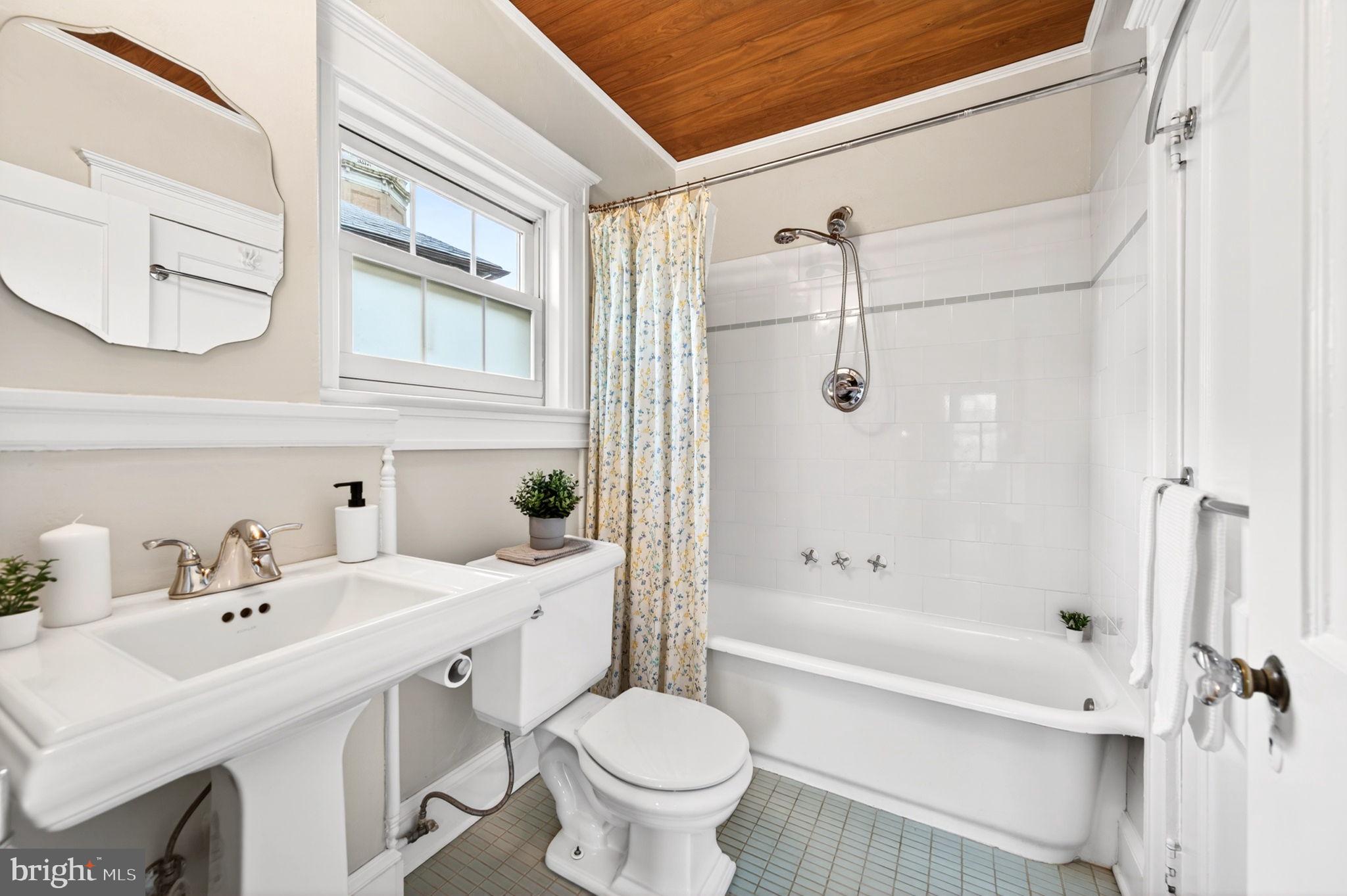ROLAND PARK - Residential