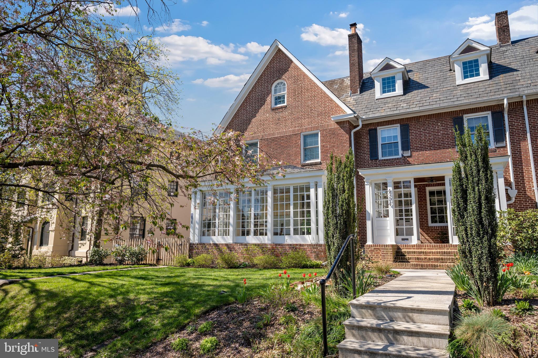 ROLAND PARK - Residential
