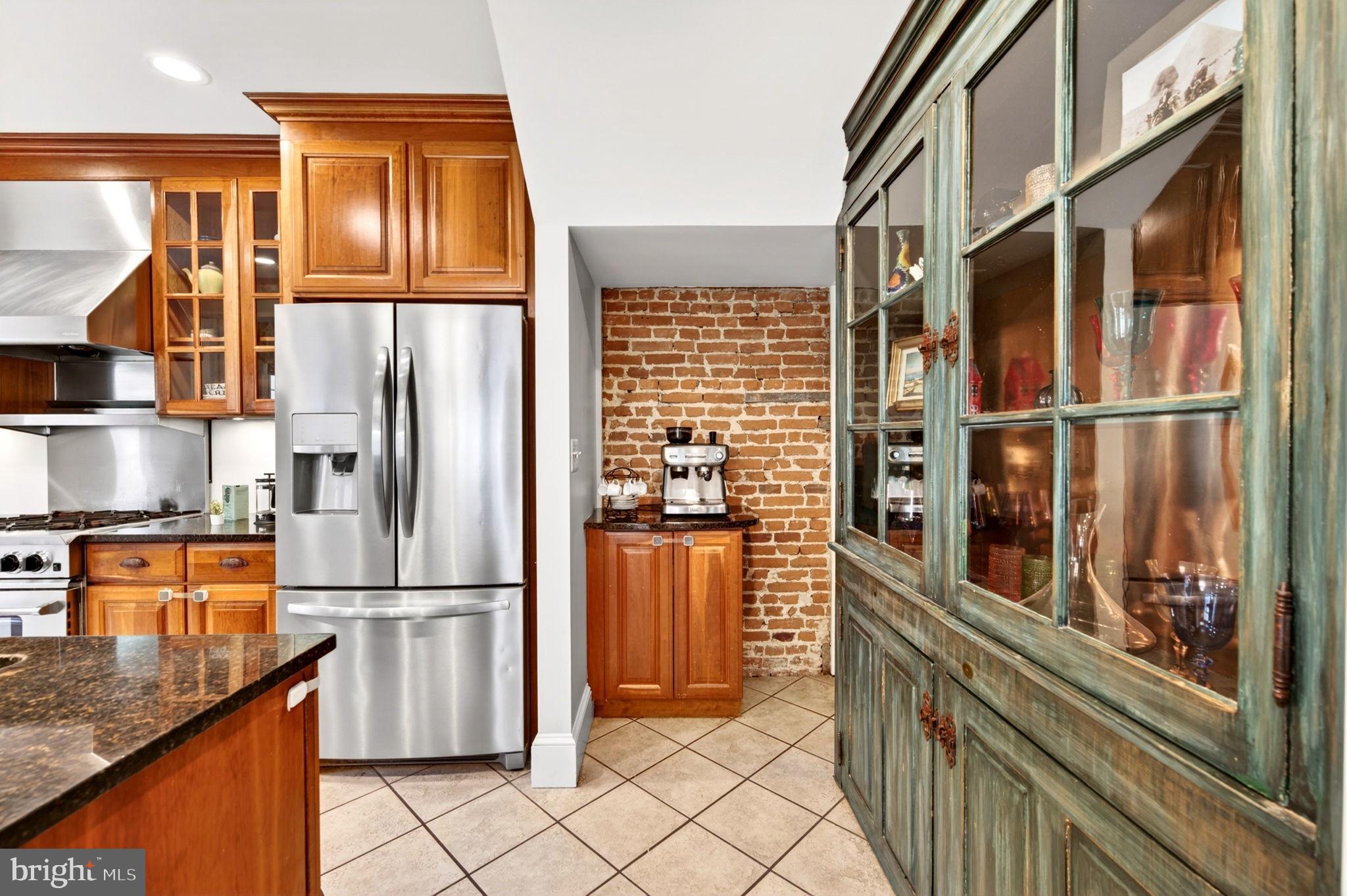 ROLAND PARK - Residential