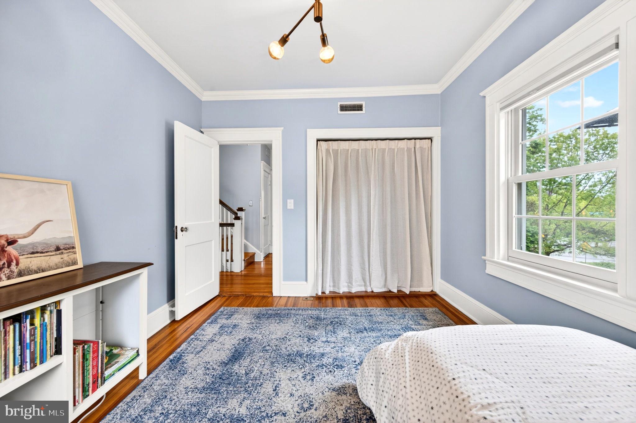 ROLAND PARK - Residential