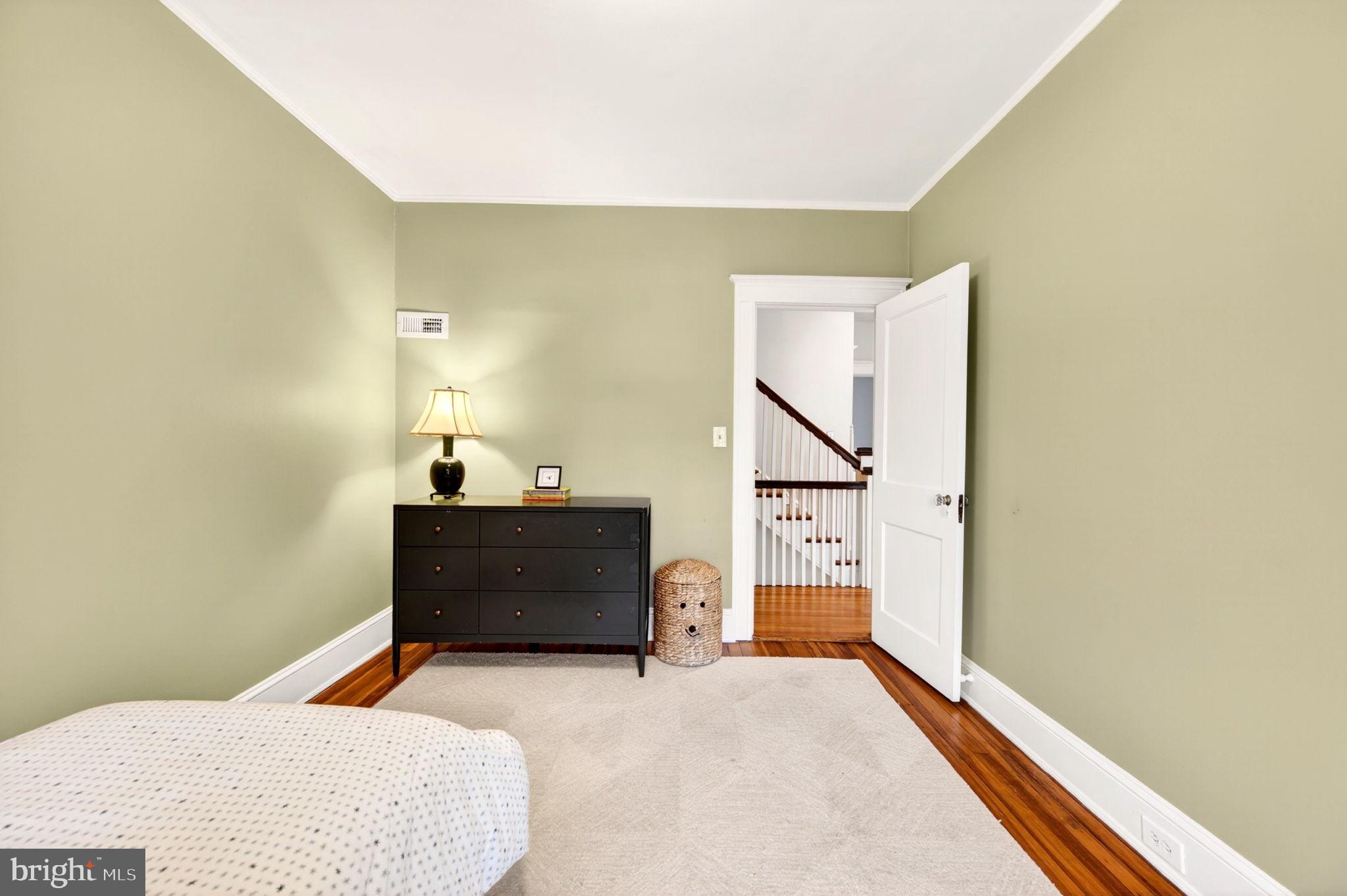 ROLAND PARK - Residential