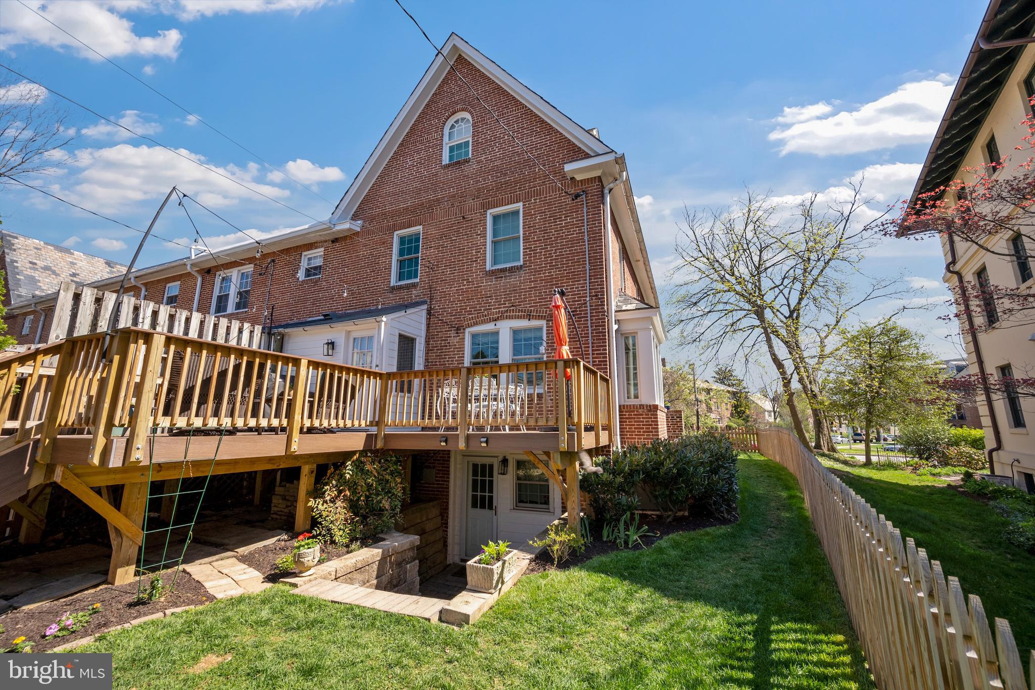 ROLAND PARK - Residential