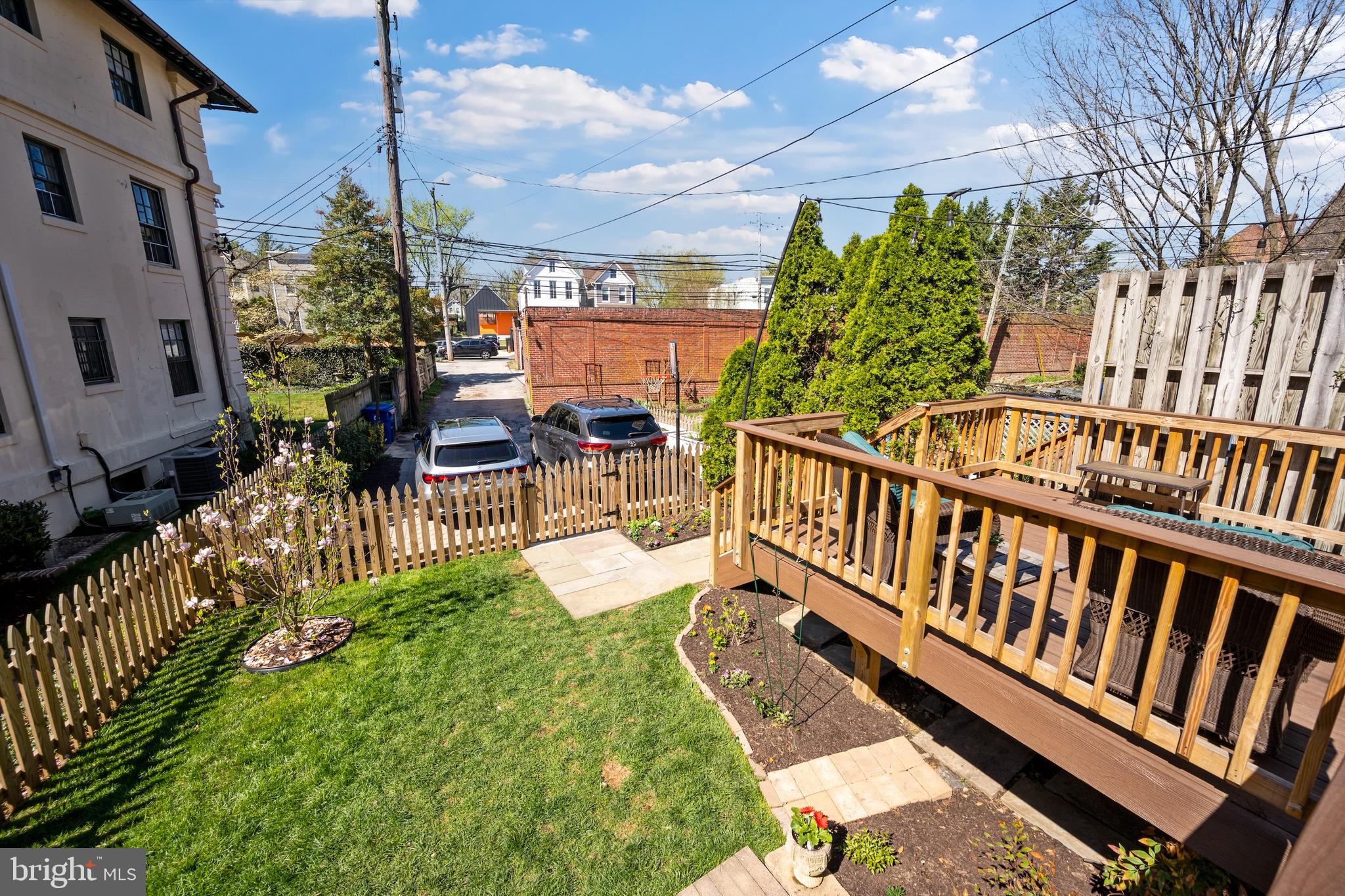 ROLAND PARK - Residential