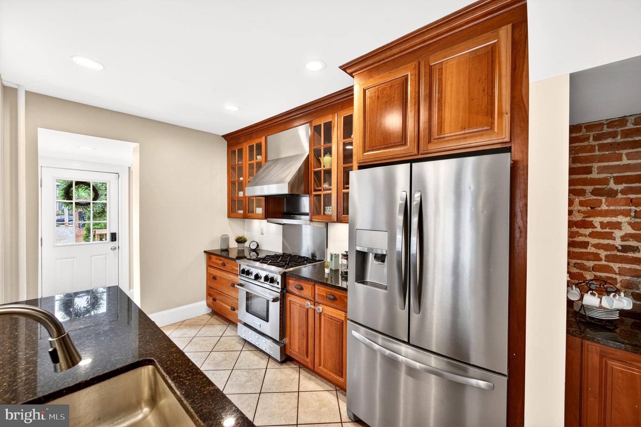 ROLAND PARK - Residential