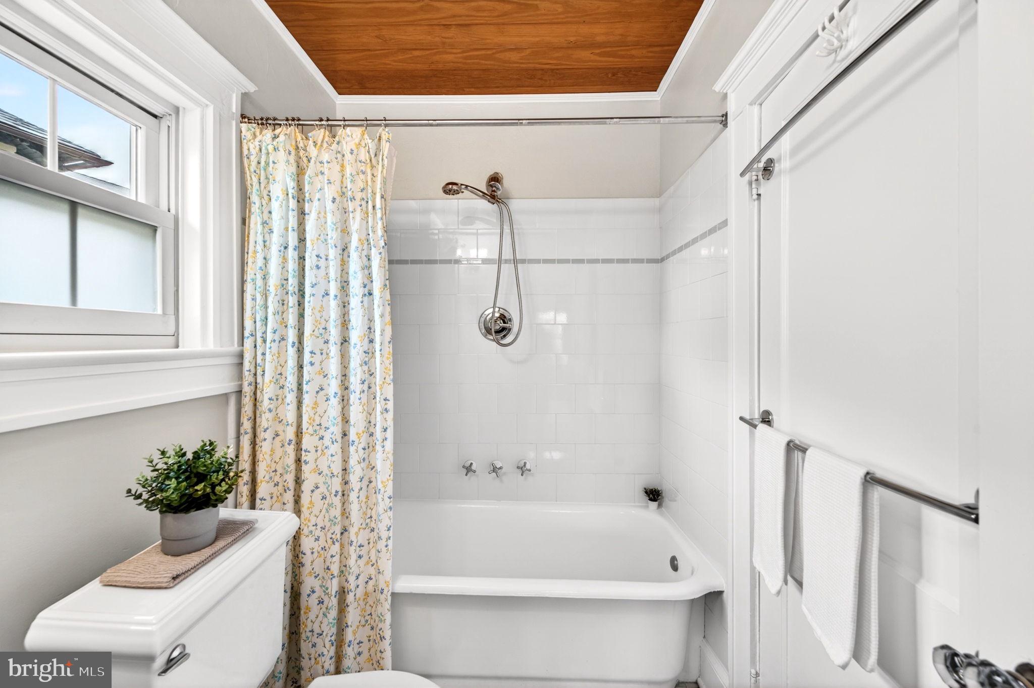 ROLAND PARK - Residential
