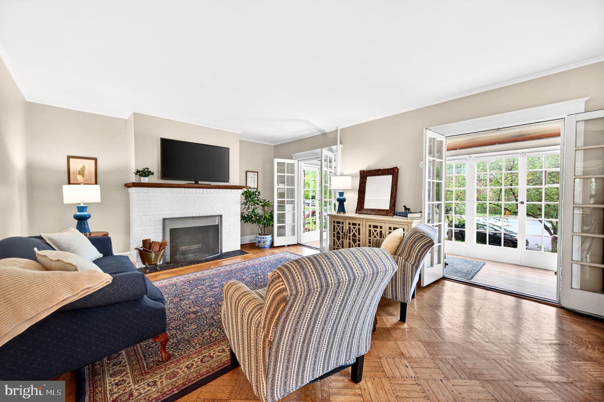 ROLAND PARK - Residential