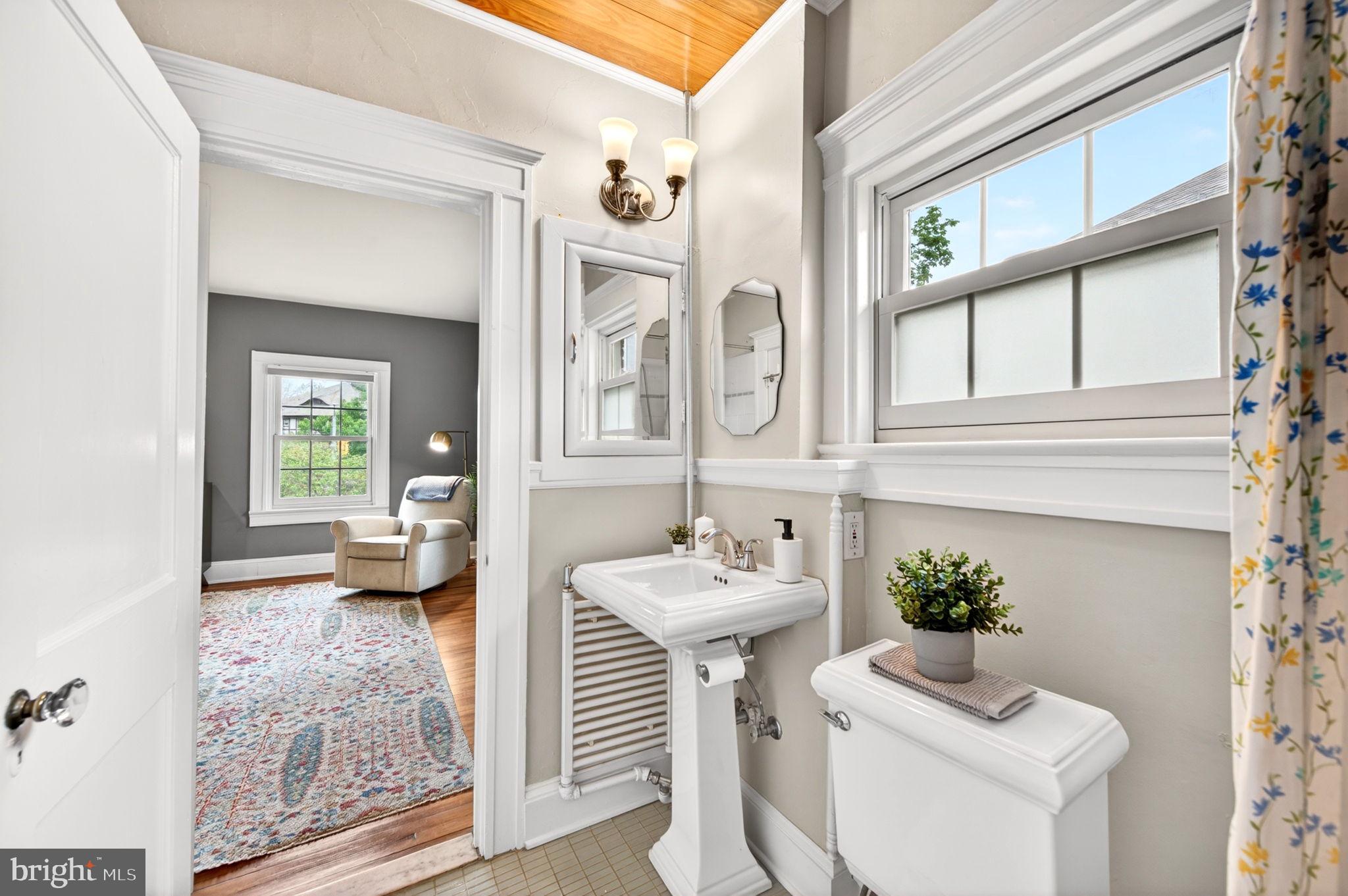 ROLAND PARK - Residential
