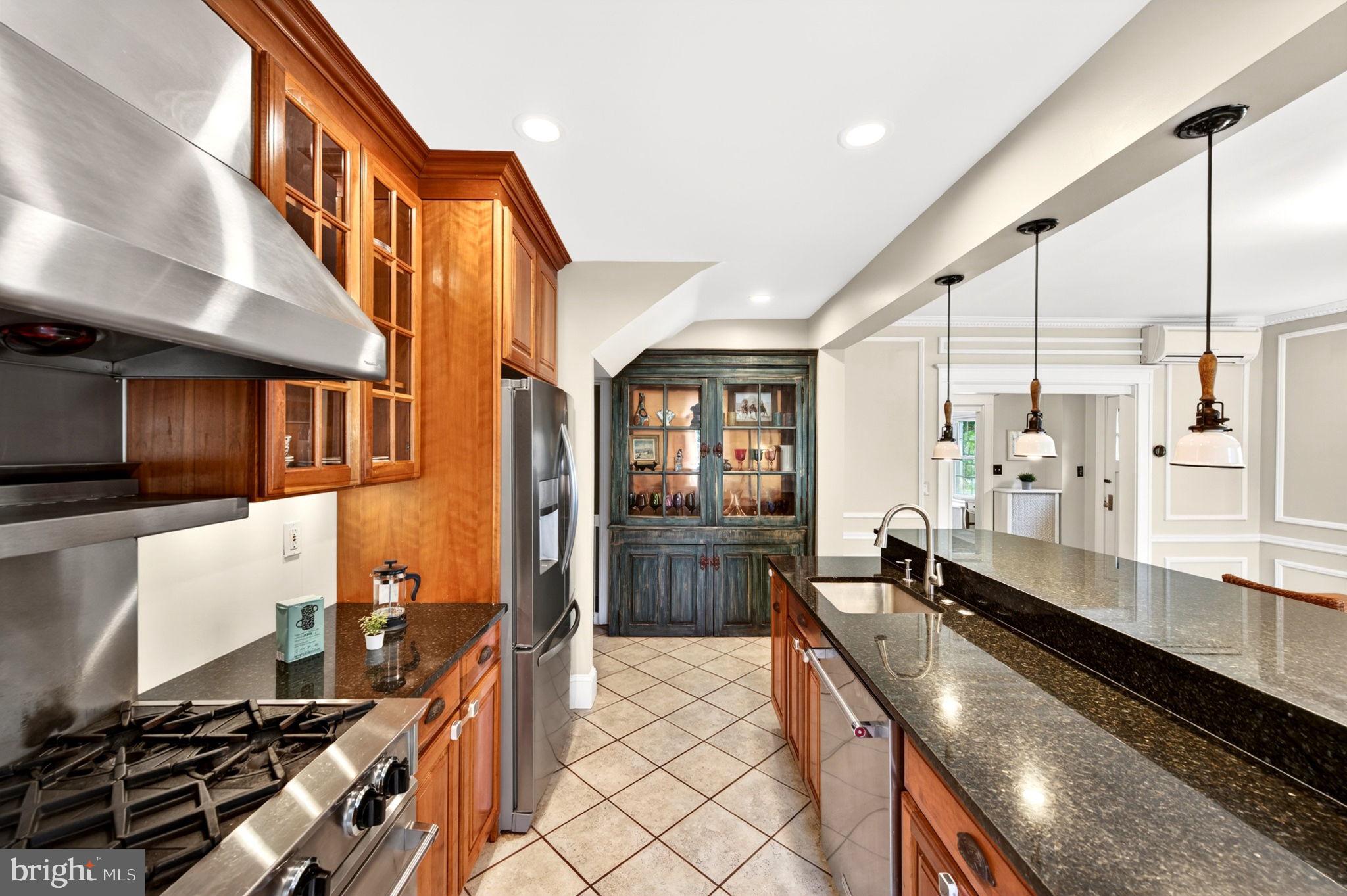 ROLAND PARK - Residential