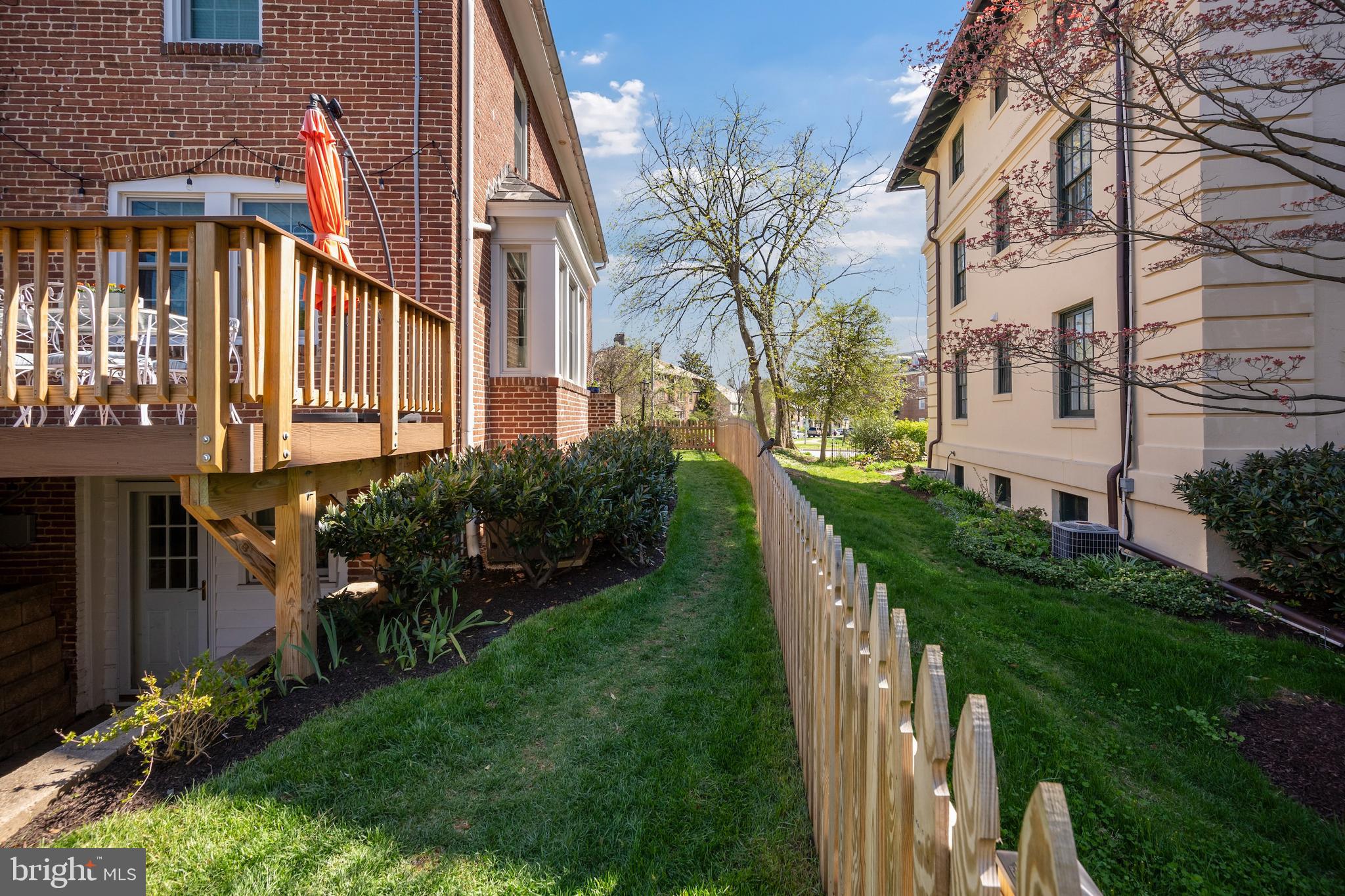 ROLAND PARK - Residential