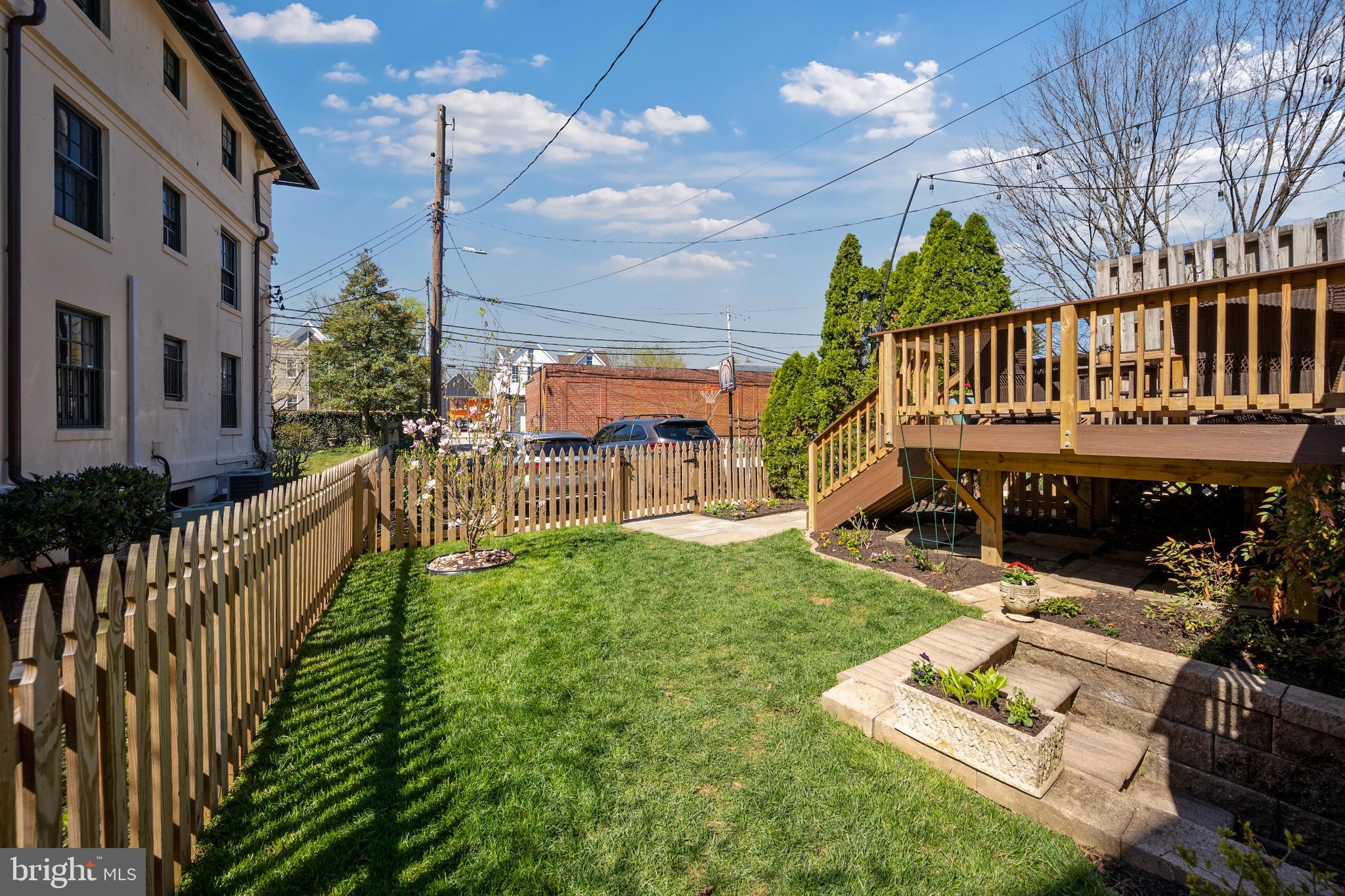 ROLAND PARK - Residential