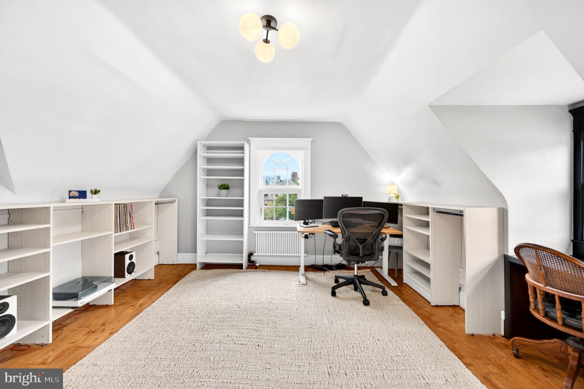 ROLAND PARK - Residential