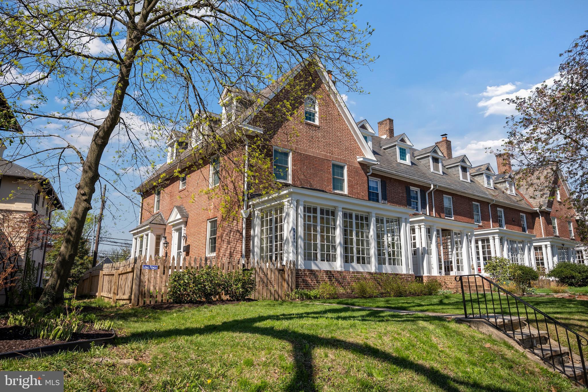 ROLAND PARK - Residential