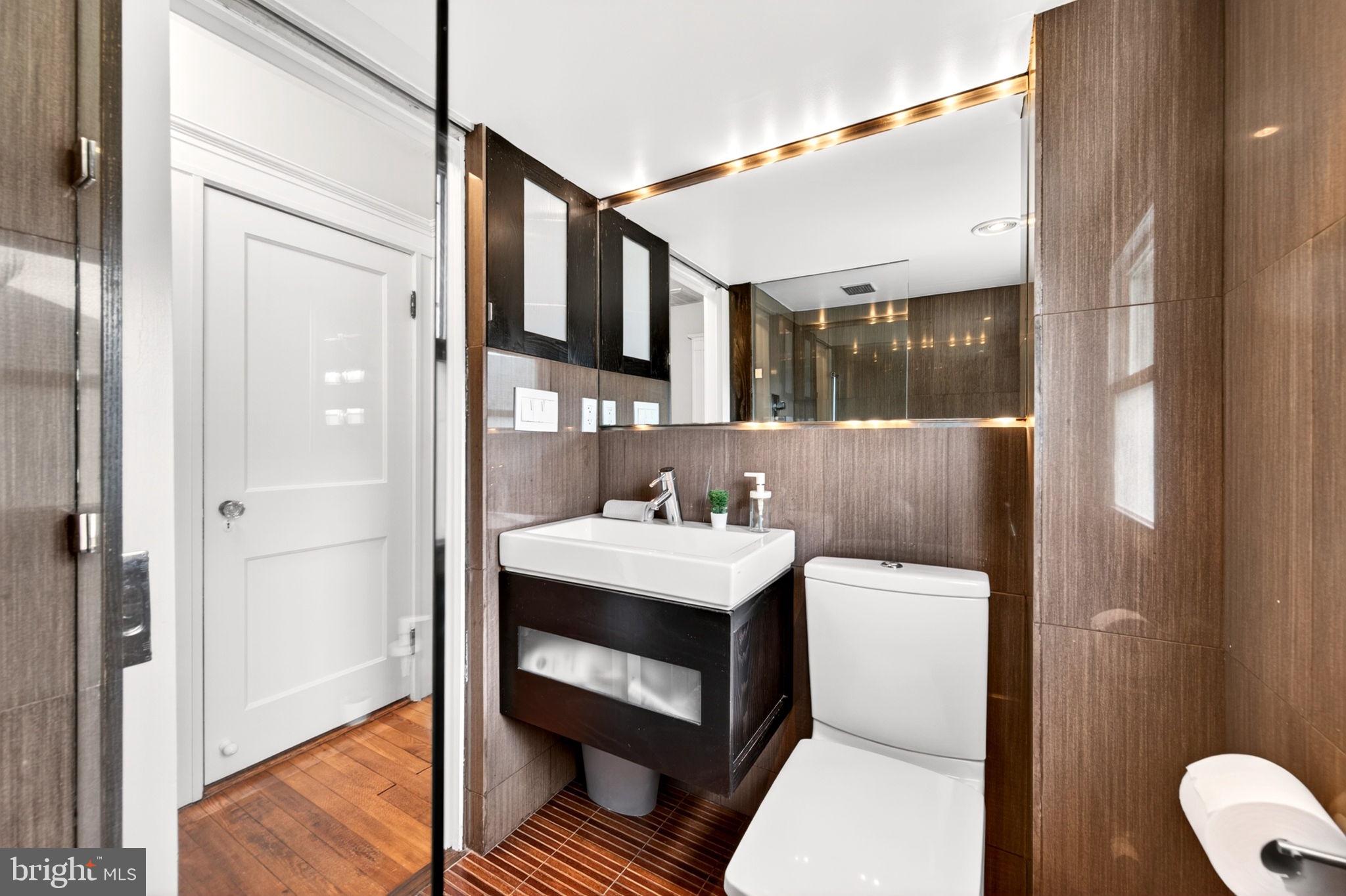 ROLAND PARK - Residential