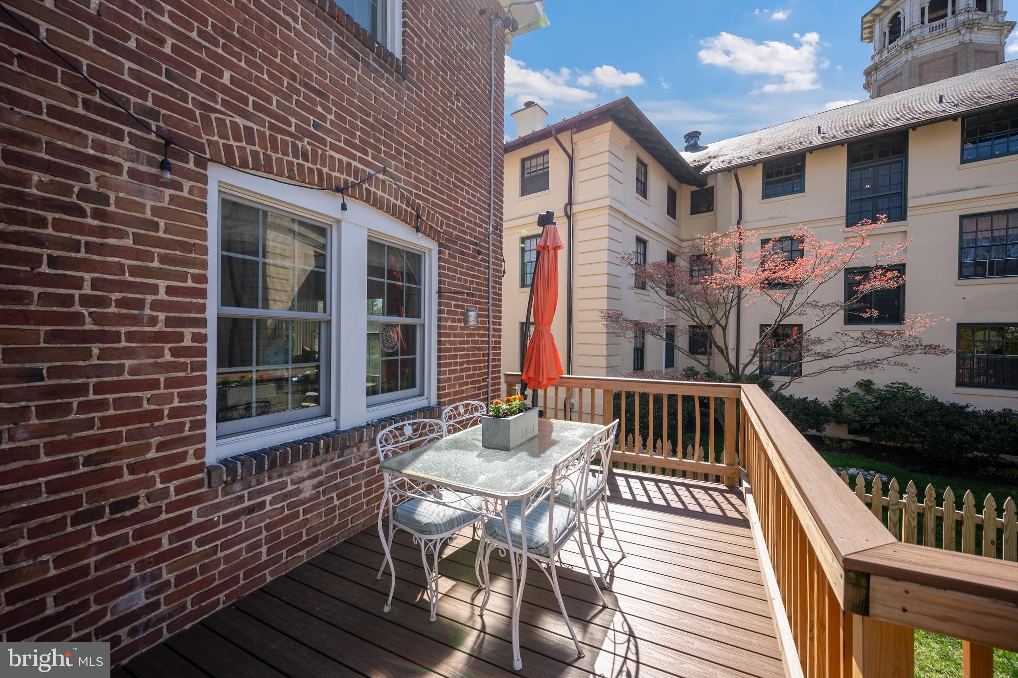 ROLAND PARK - Residential