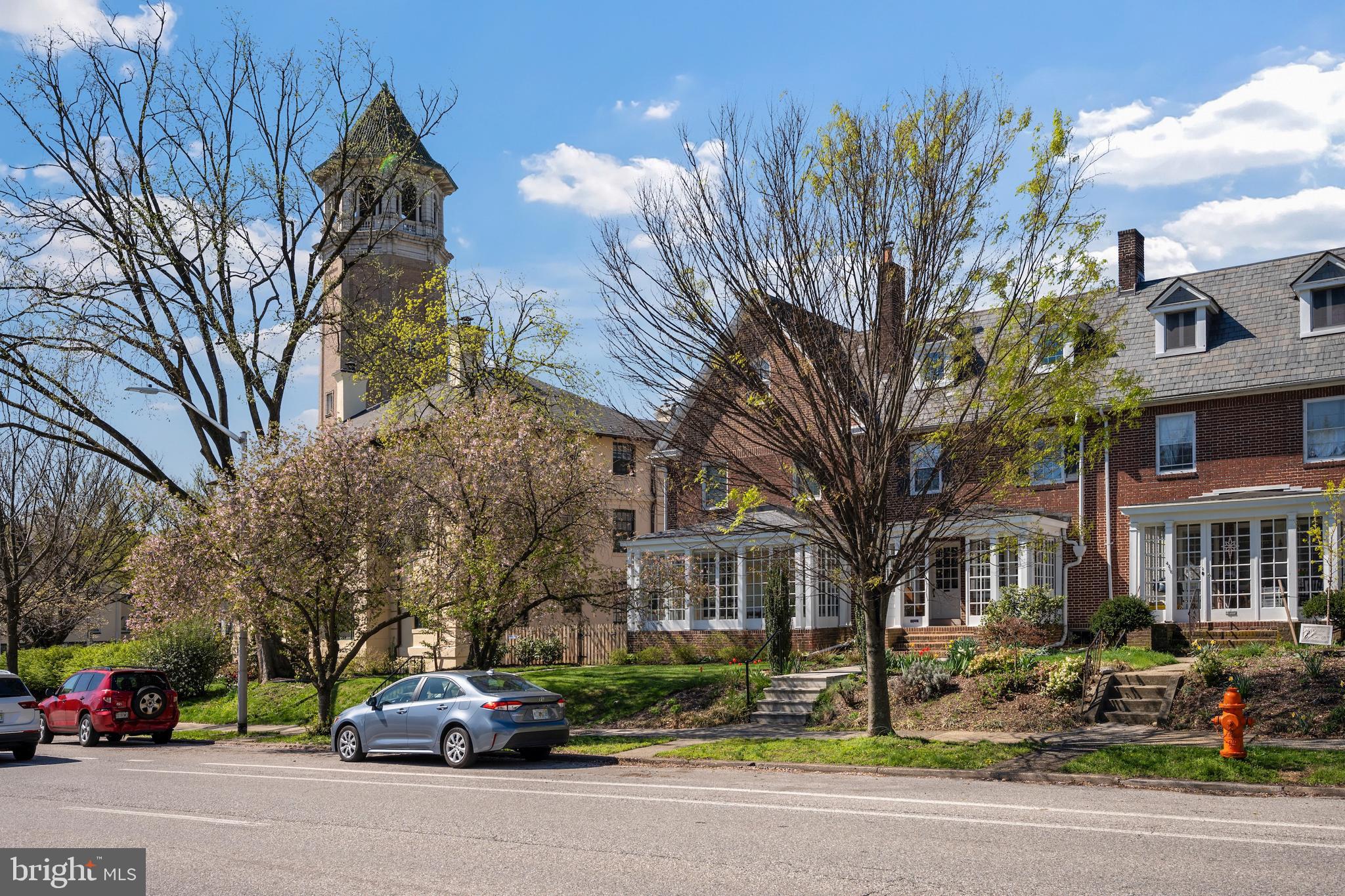 ROLAND PARK - Residential