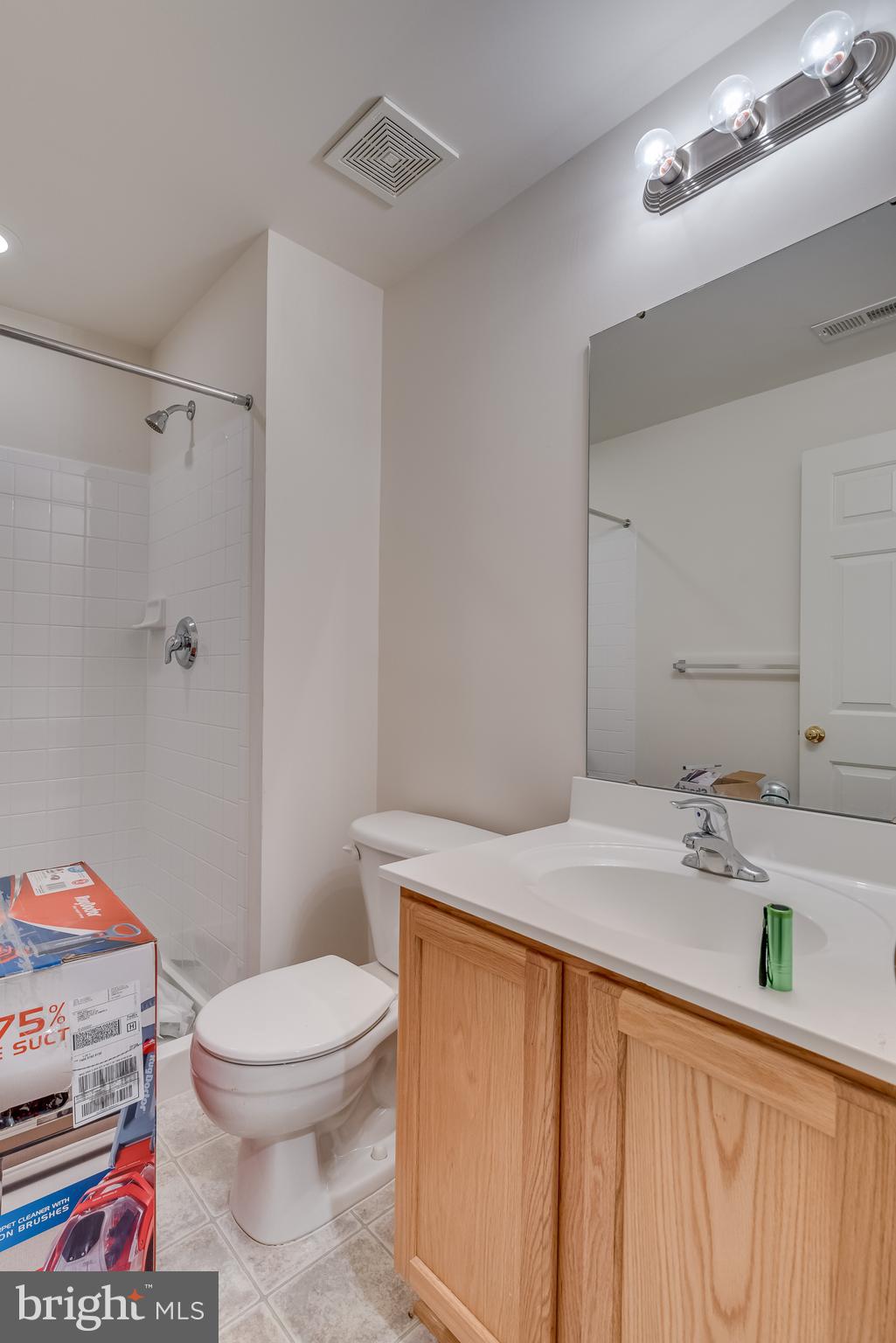 LAKELAND PLACE - Residential