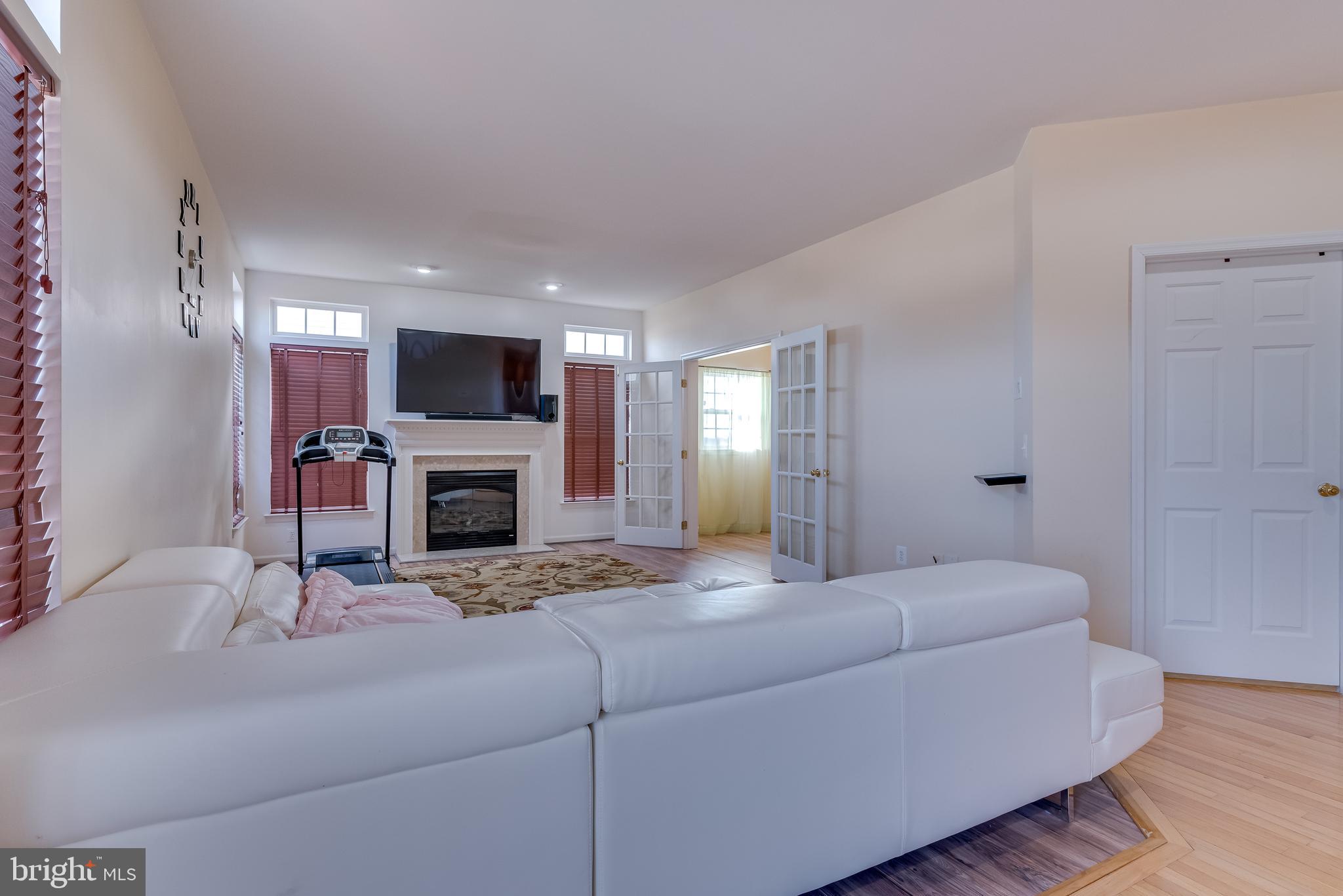 LAKELAND PLACE - Residential