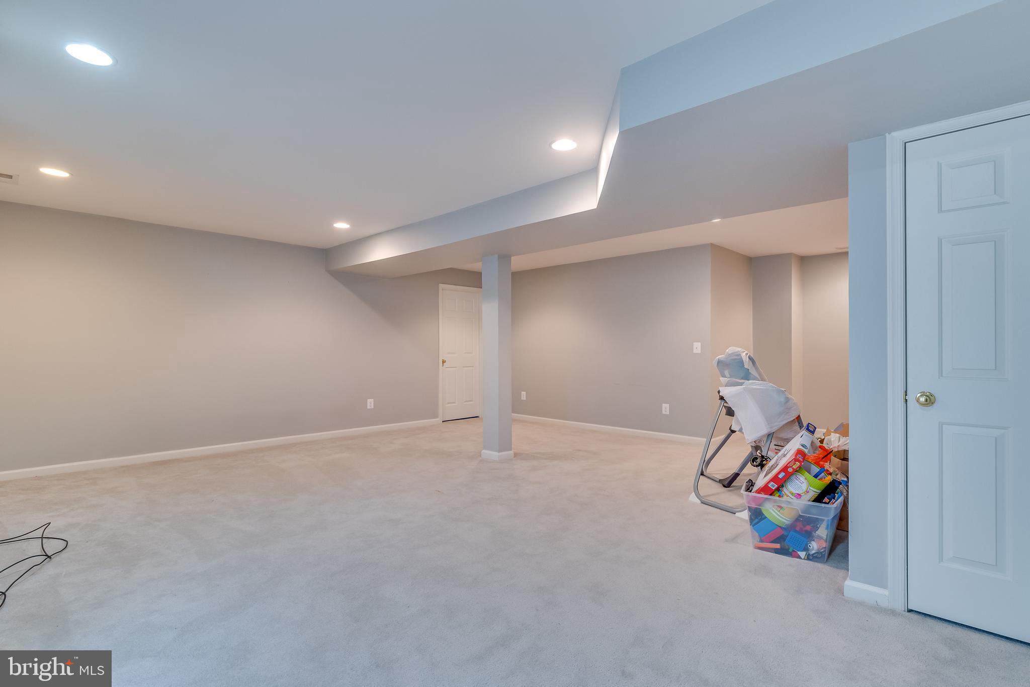 LAKELAND PLACE - Residential