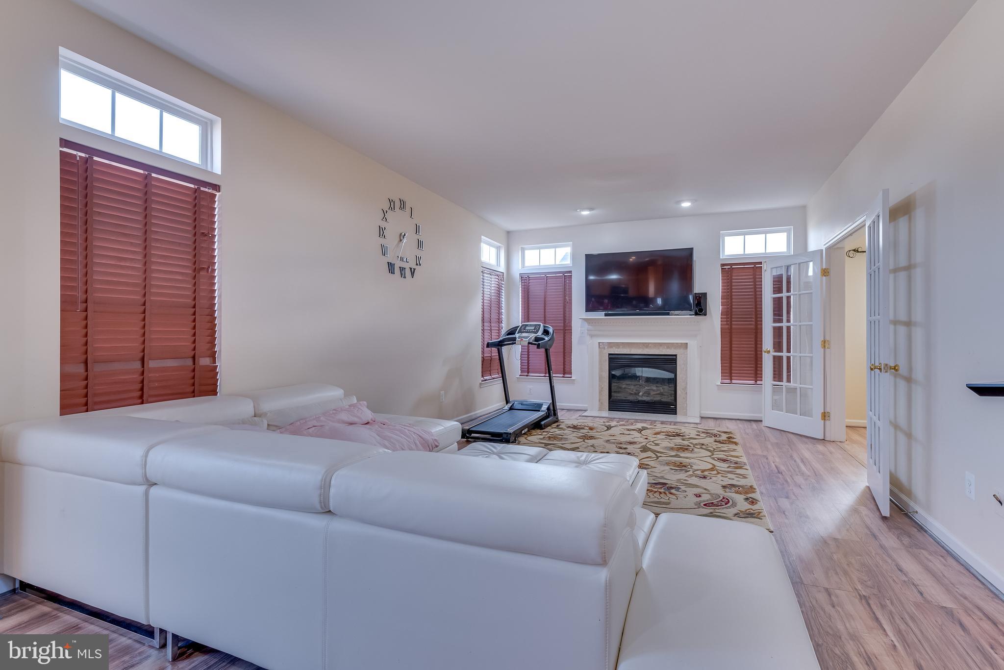 LAKELAND PLACE - Residential