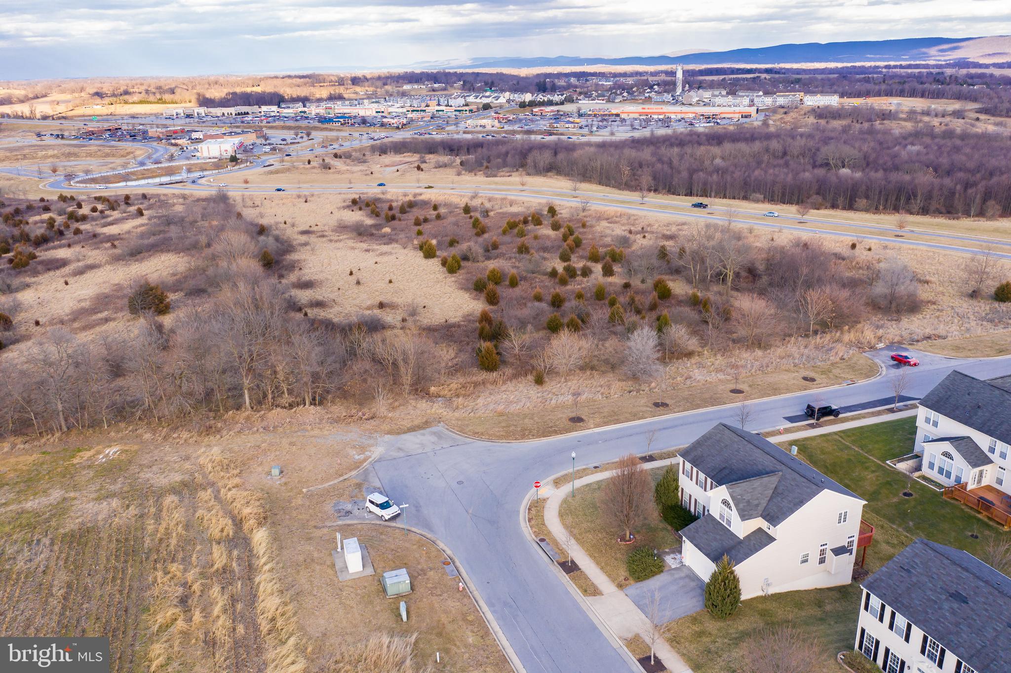 LAKELAND PLACE - Residential