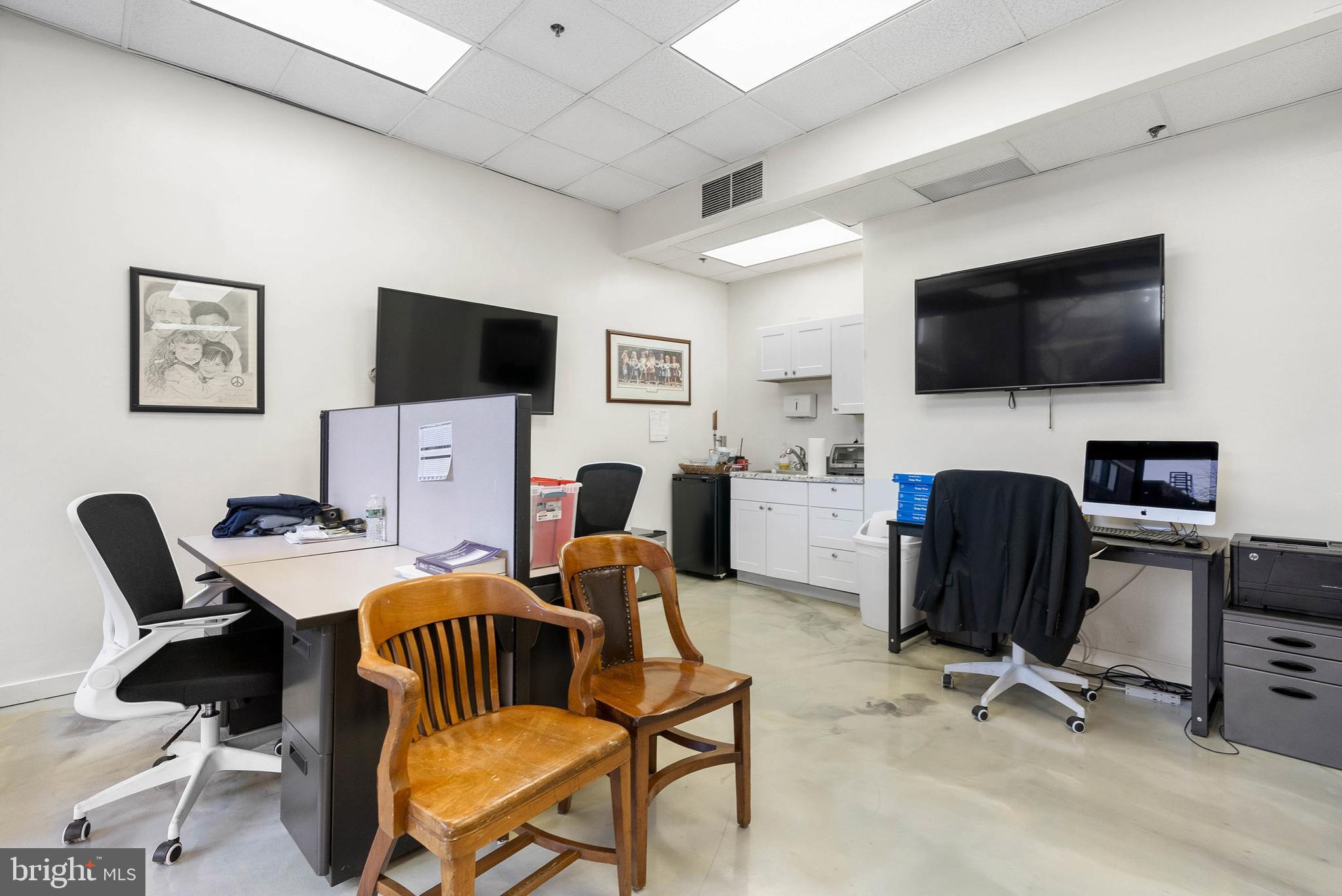 AVENUE OF THE ARTS - Commercial Lease