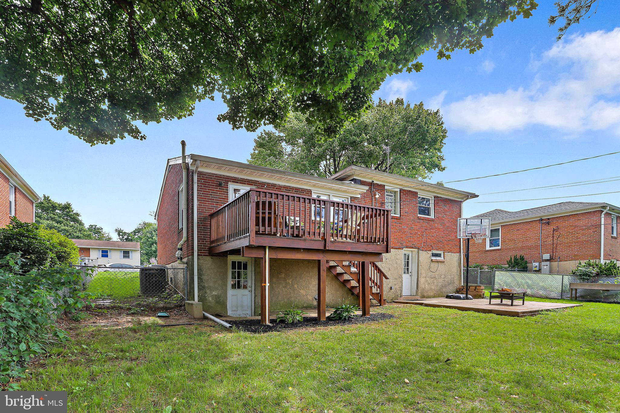 COLONIAL GARDENS - Residential