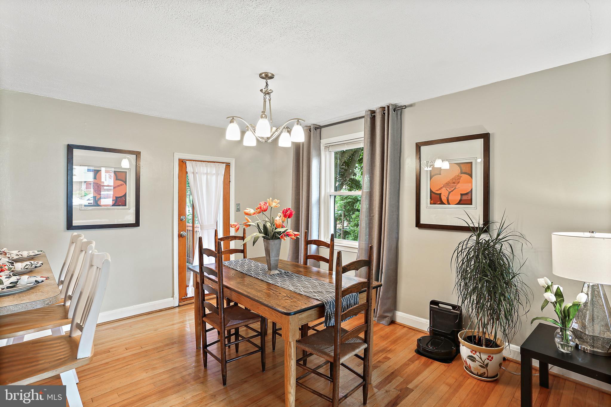 COLONIAL GARDENS - Residential