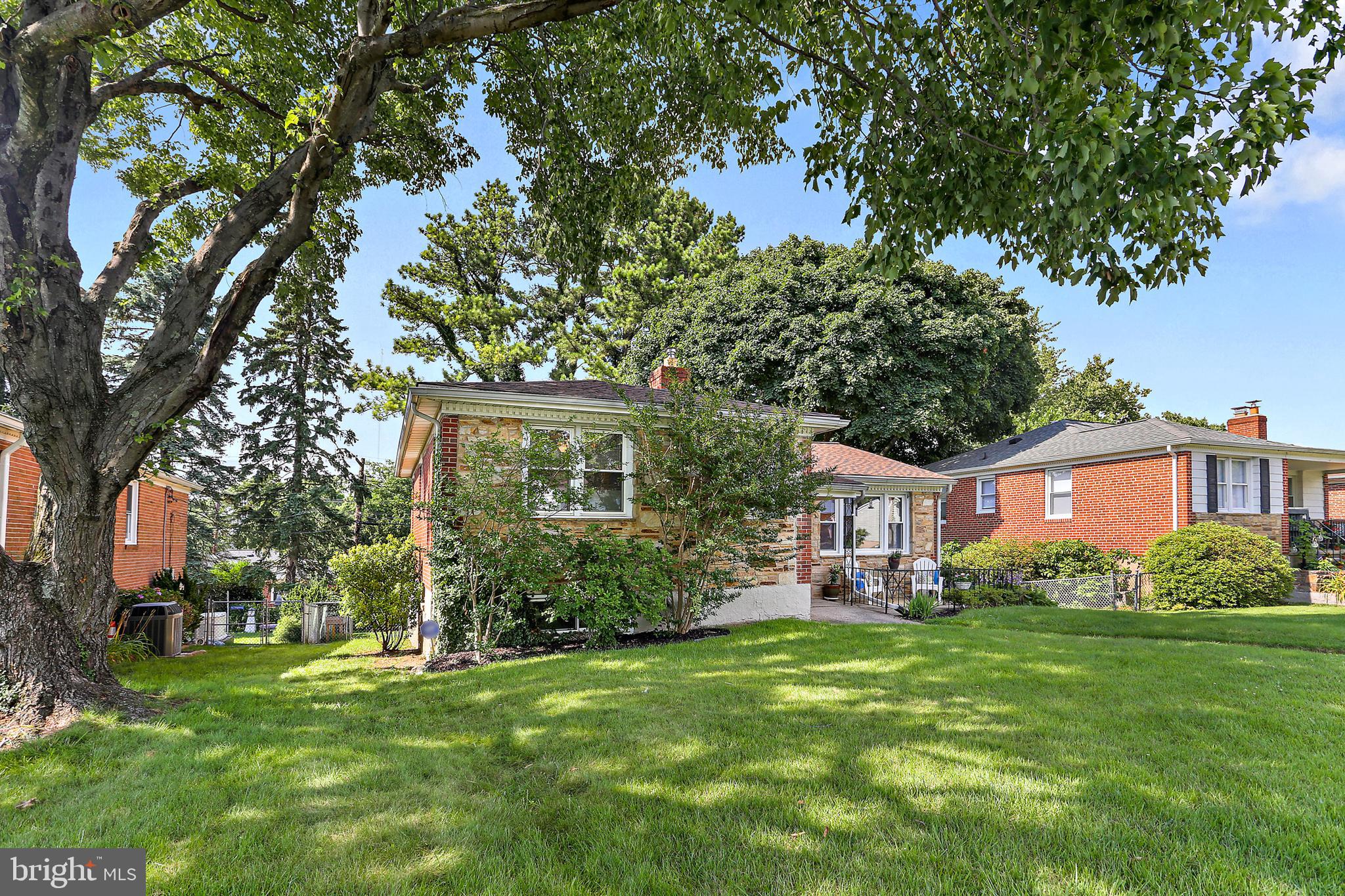 COLONIAL GARDENS - Residential