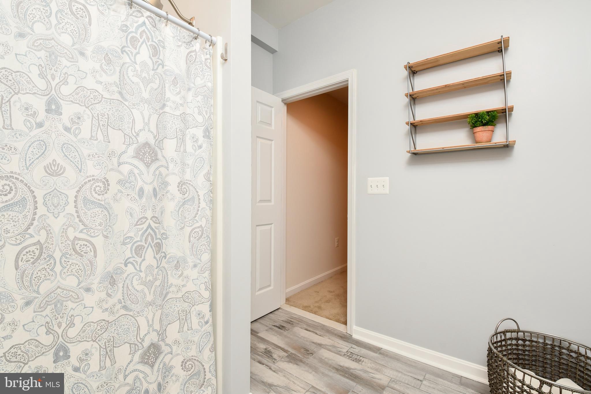 NO HOA!!! - Residential