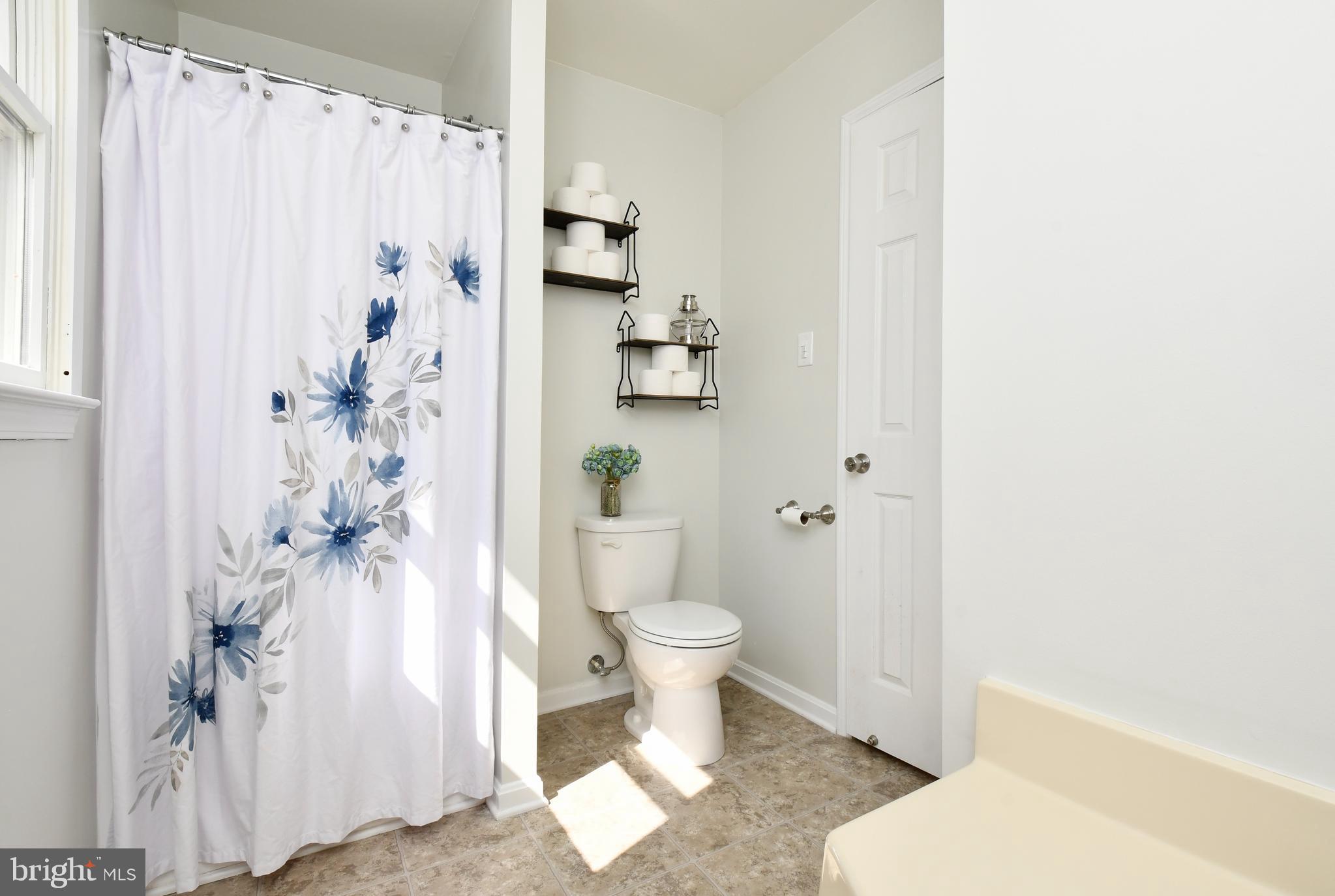 NO HOA!!! - Residential