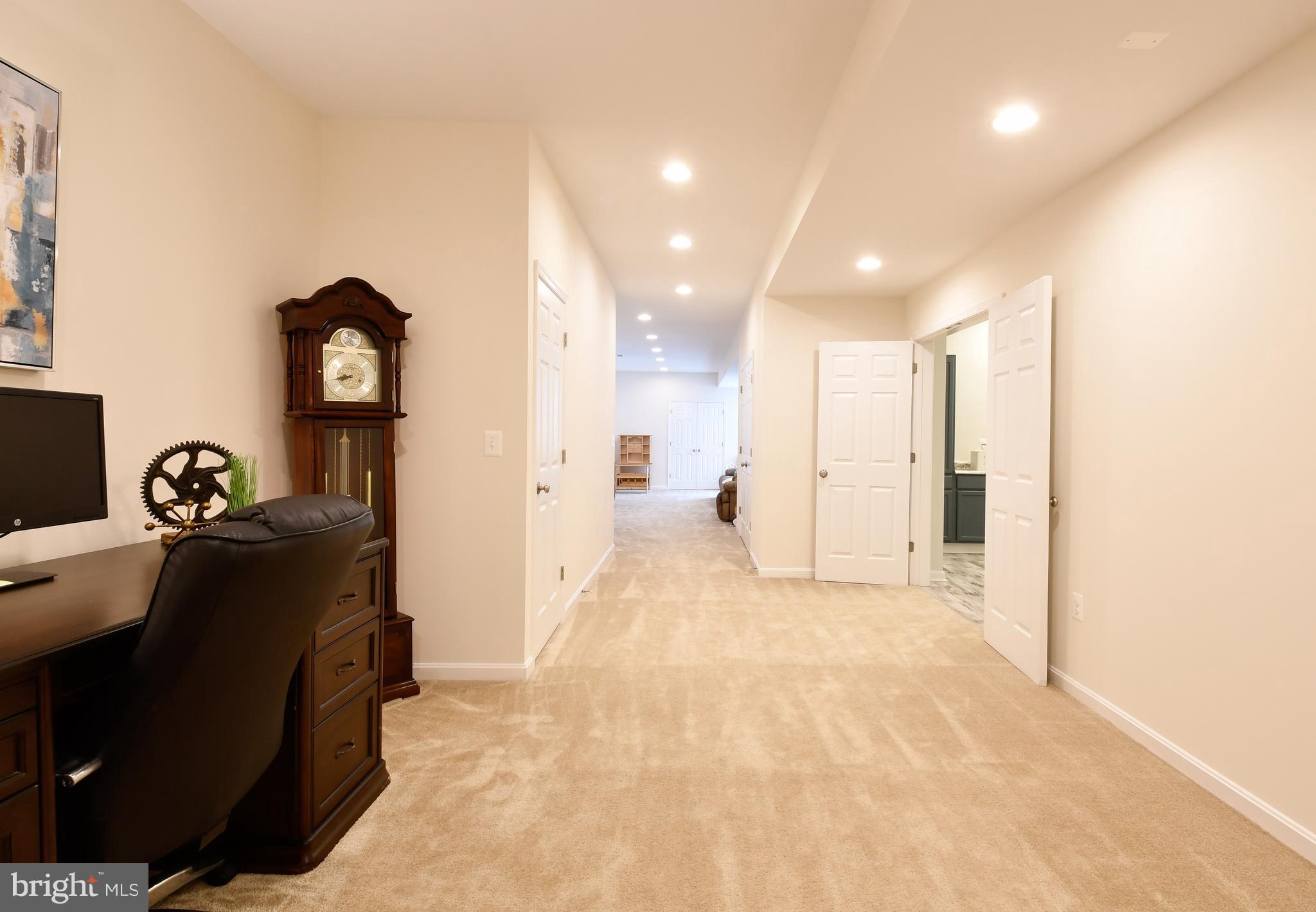 NO HOA!!! - Residential