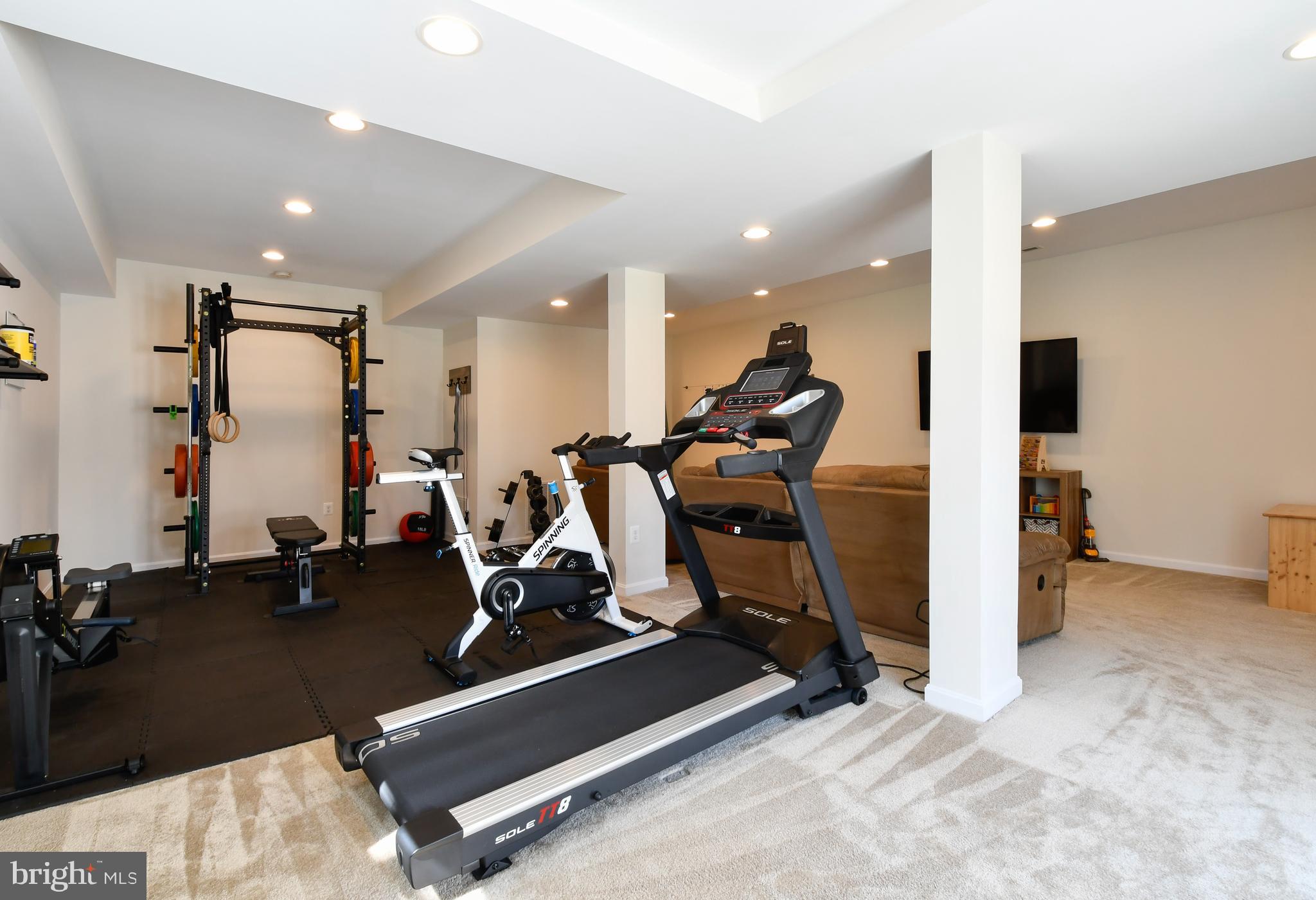 NO HOA!!! - Residential