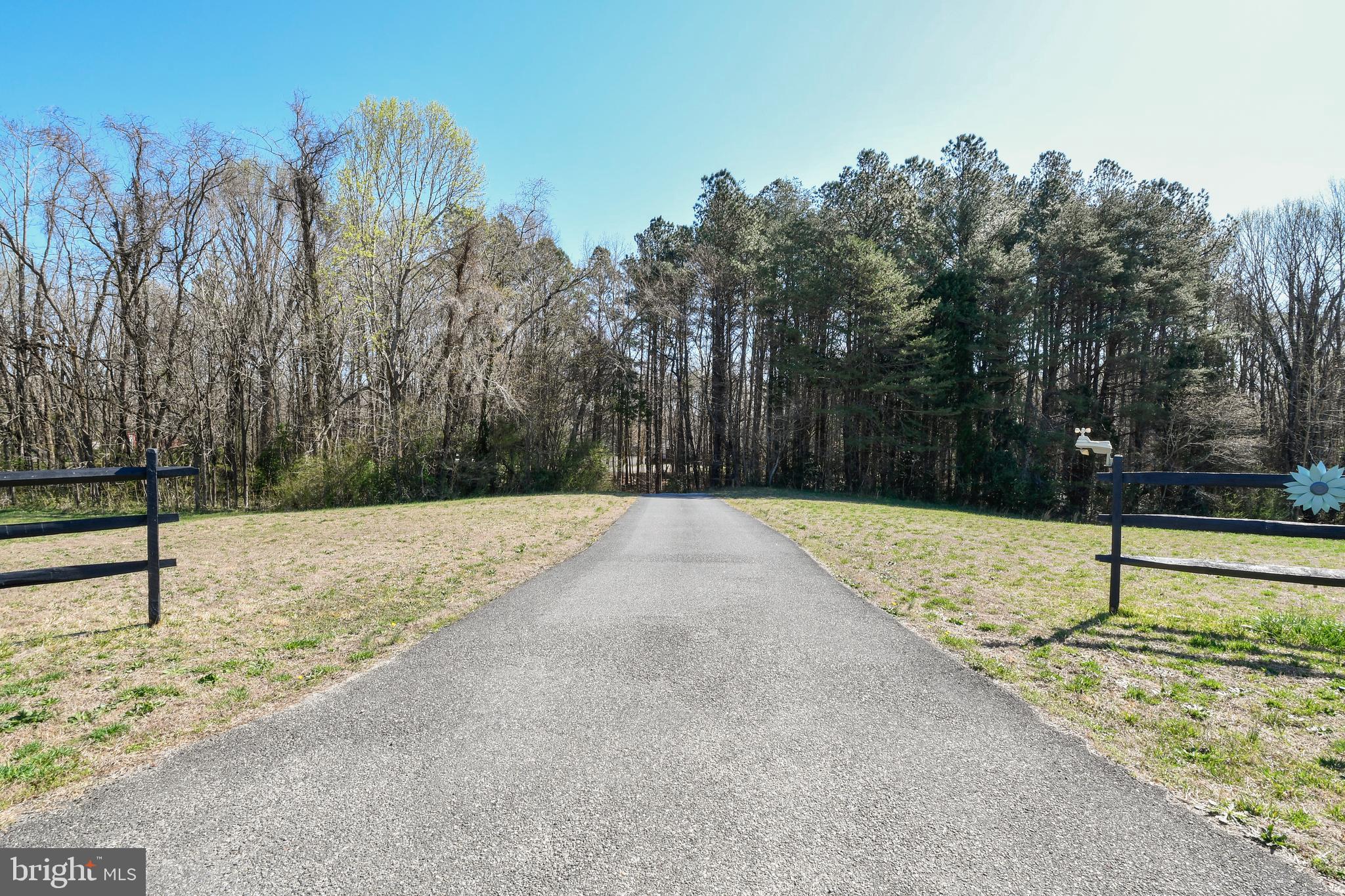 NO HOA!!! - Residential