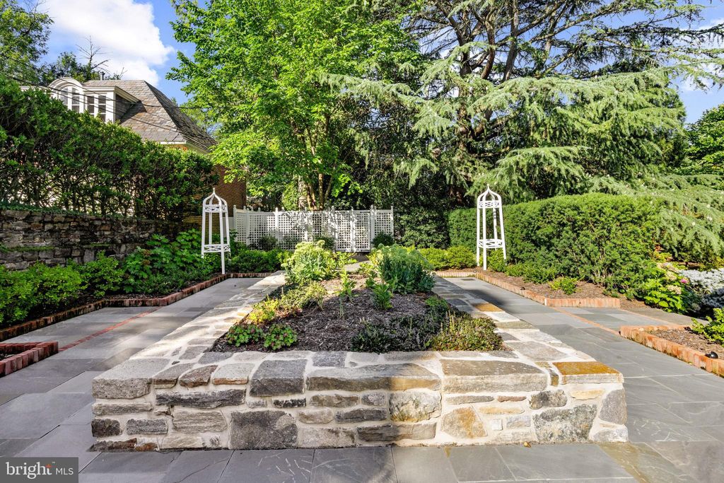 listing image 83