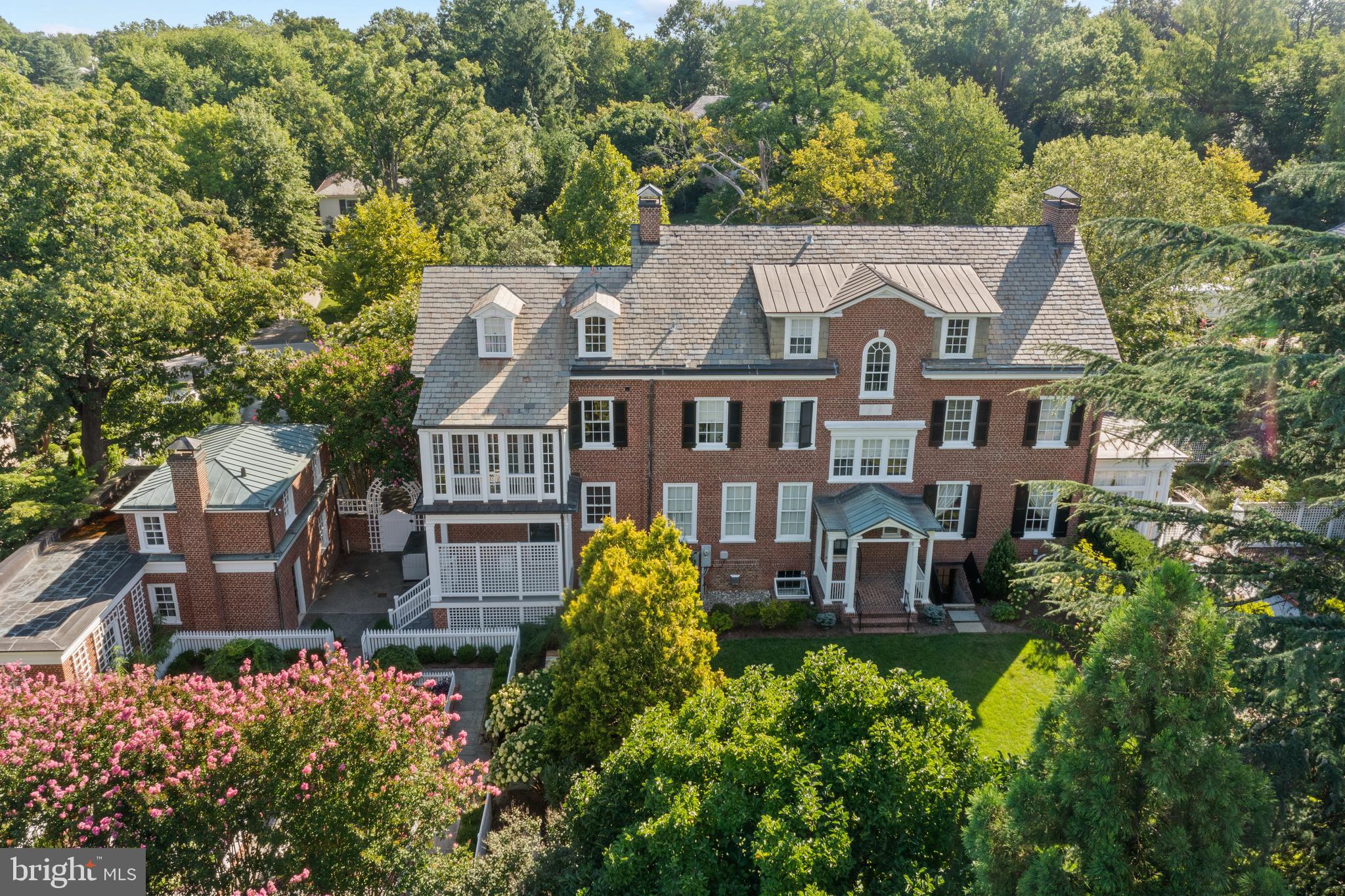 4102 GREENWAY