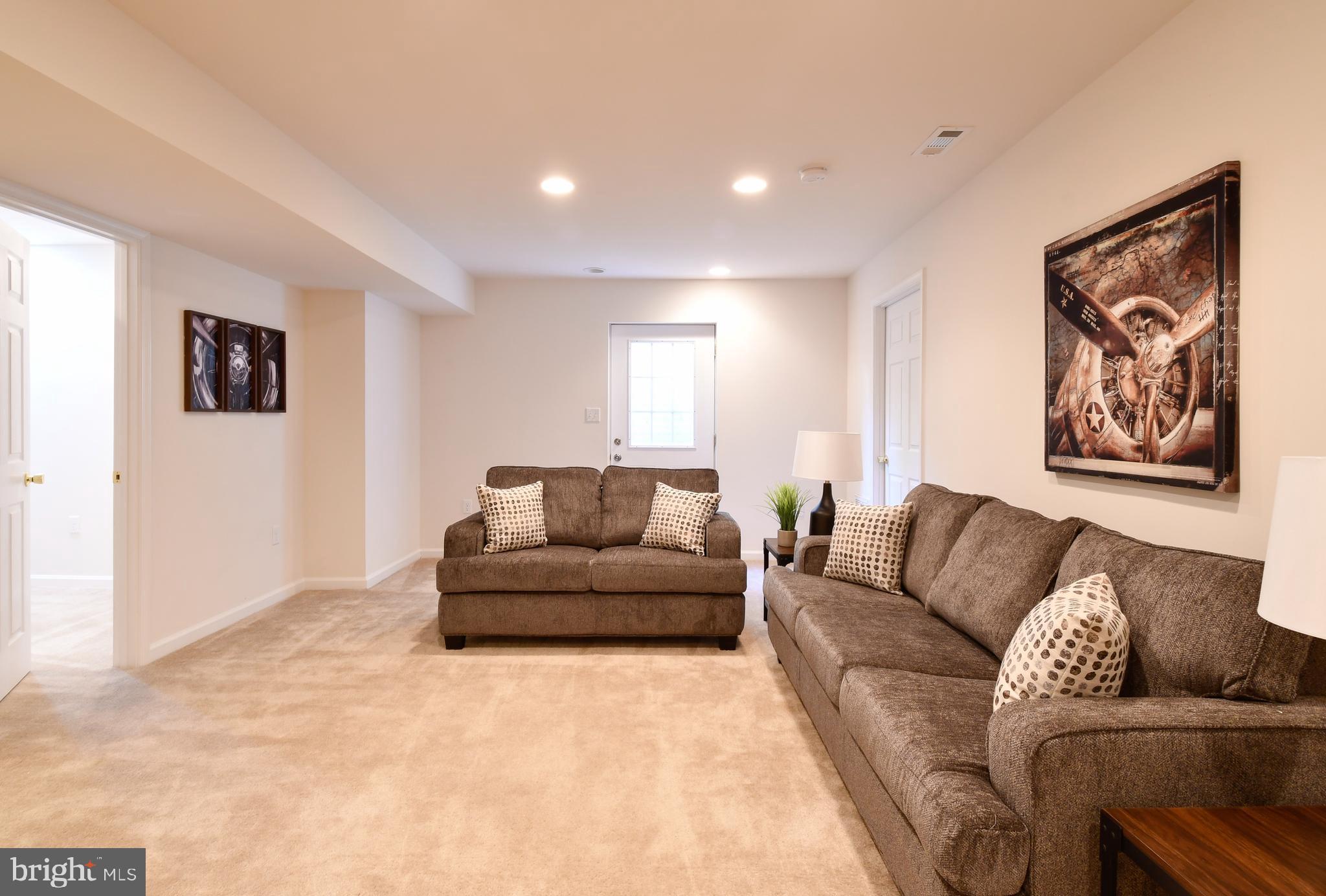 LADYSMITH VILLAGE - Residential