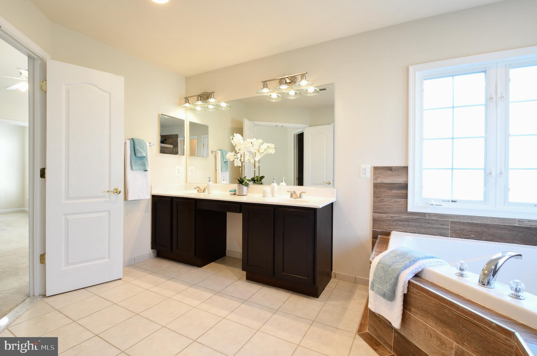 LADYSMITH VILLAGE - Residential