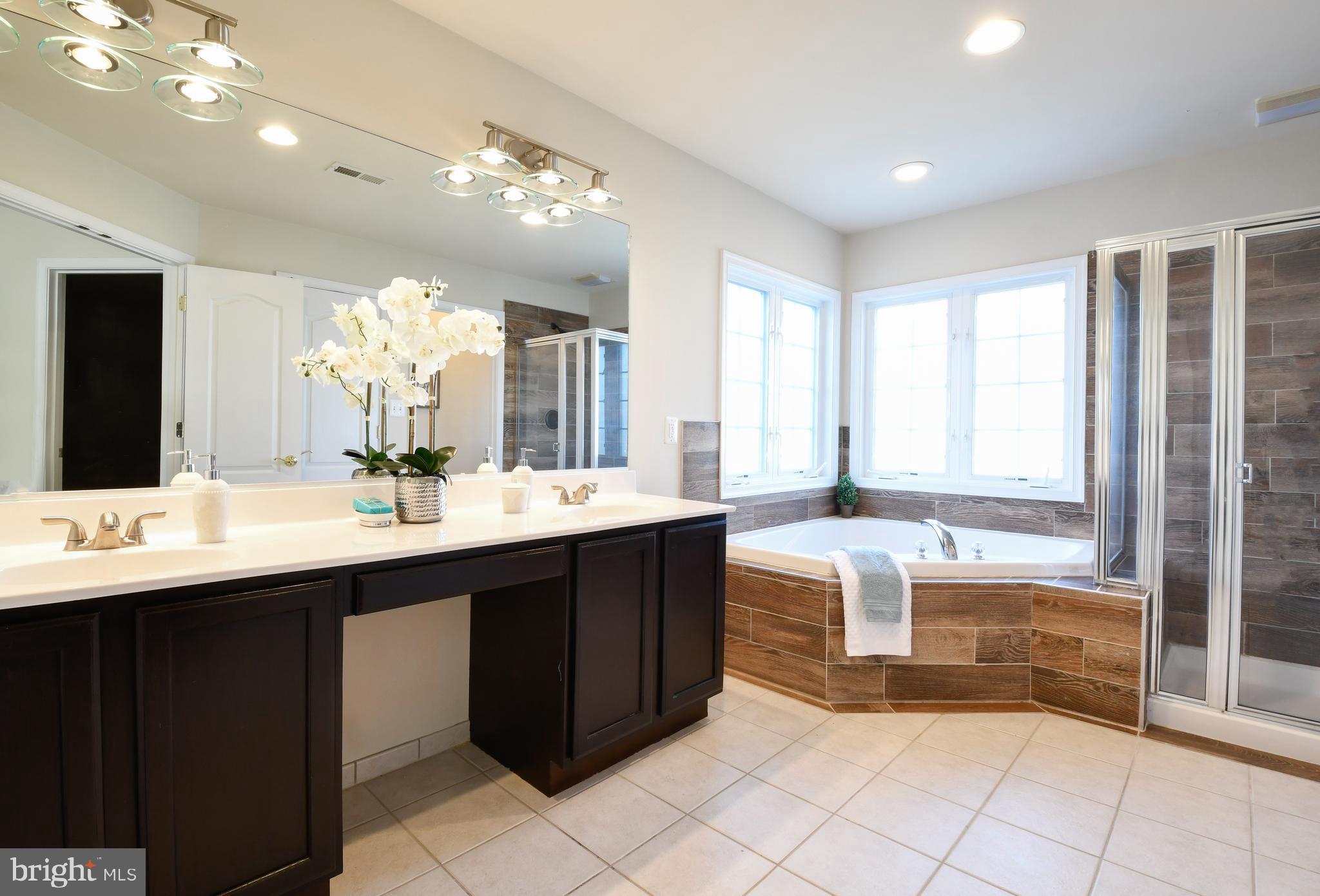 LADYSMITH VILLAGE - Residential