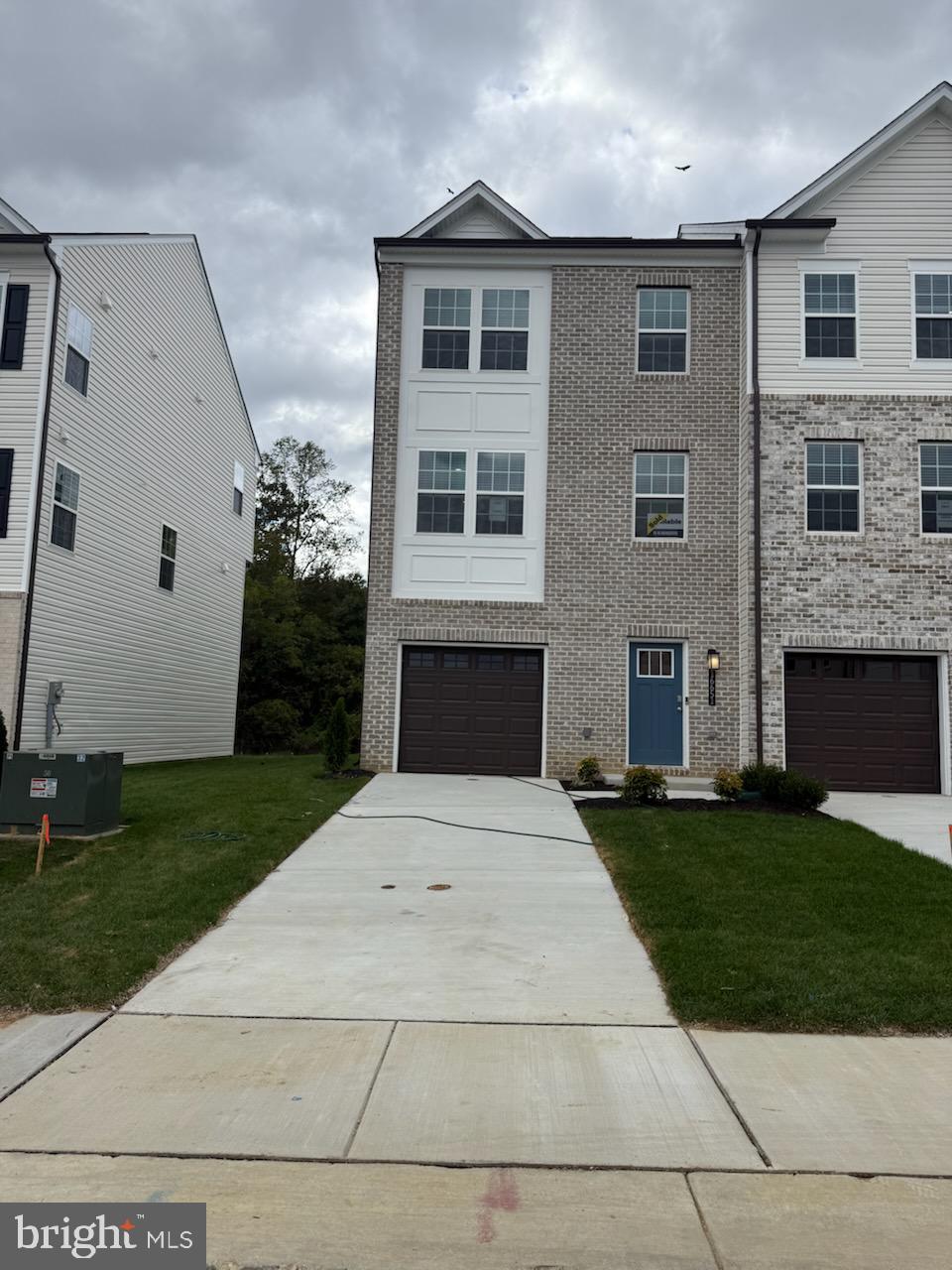 SPRING HILLS - Residential Lease