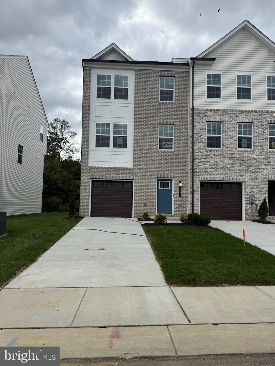 SPRING HILLS - Residential Lease