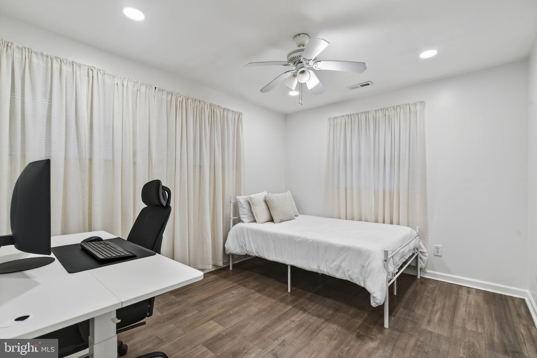 EDSALL PARK - Residential