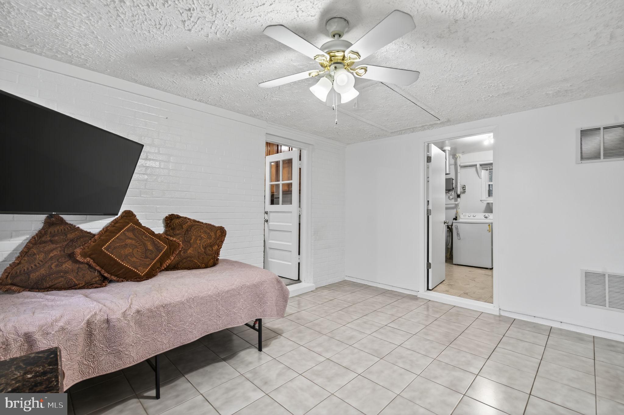 EDSALL PARK - Residential