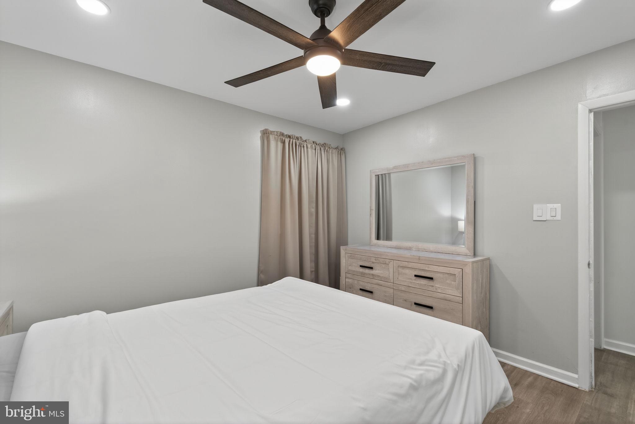 EDSALL PARK - Residential