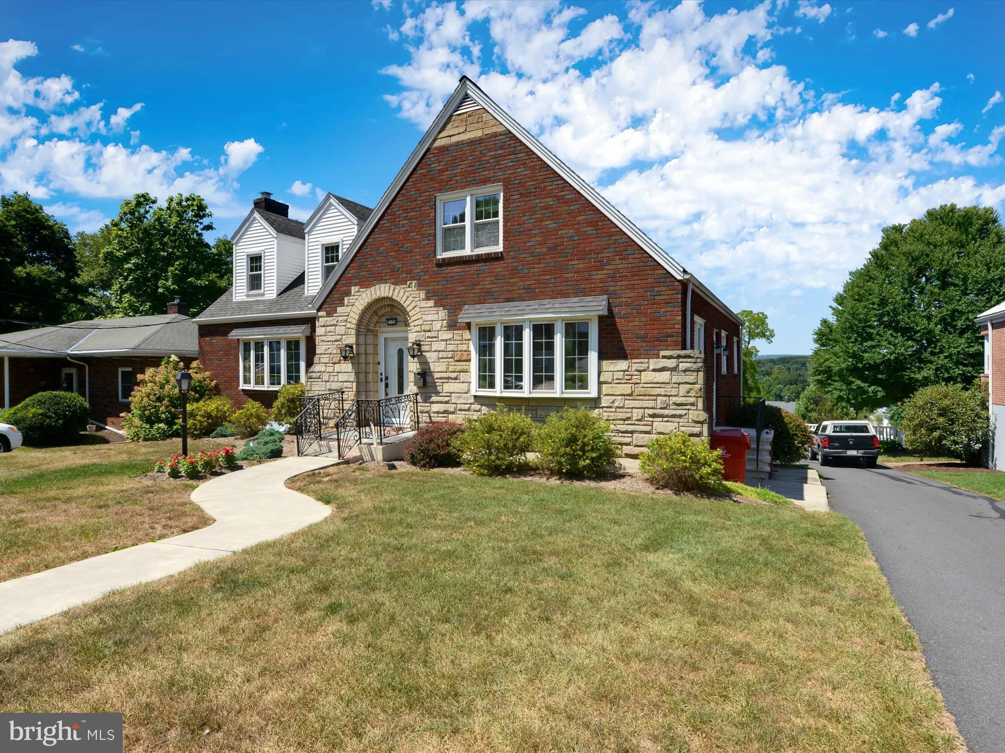 MAHANTONGO STREET - Residential
