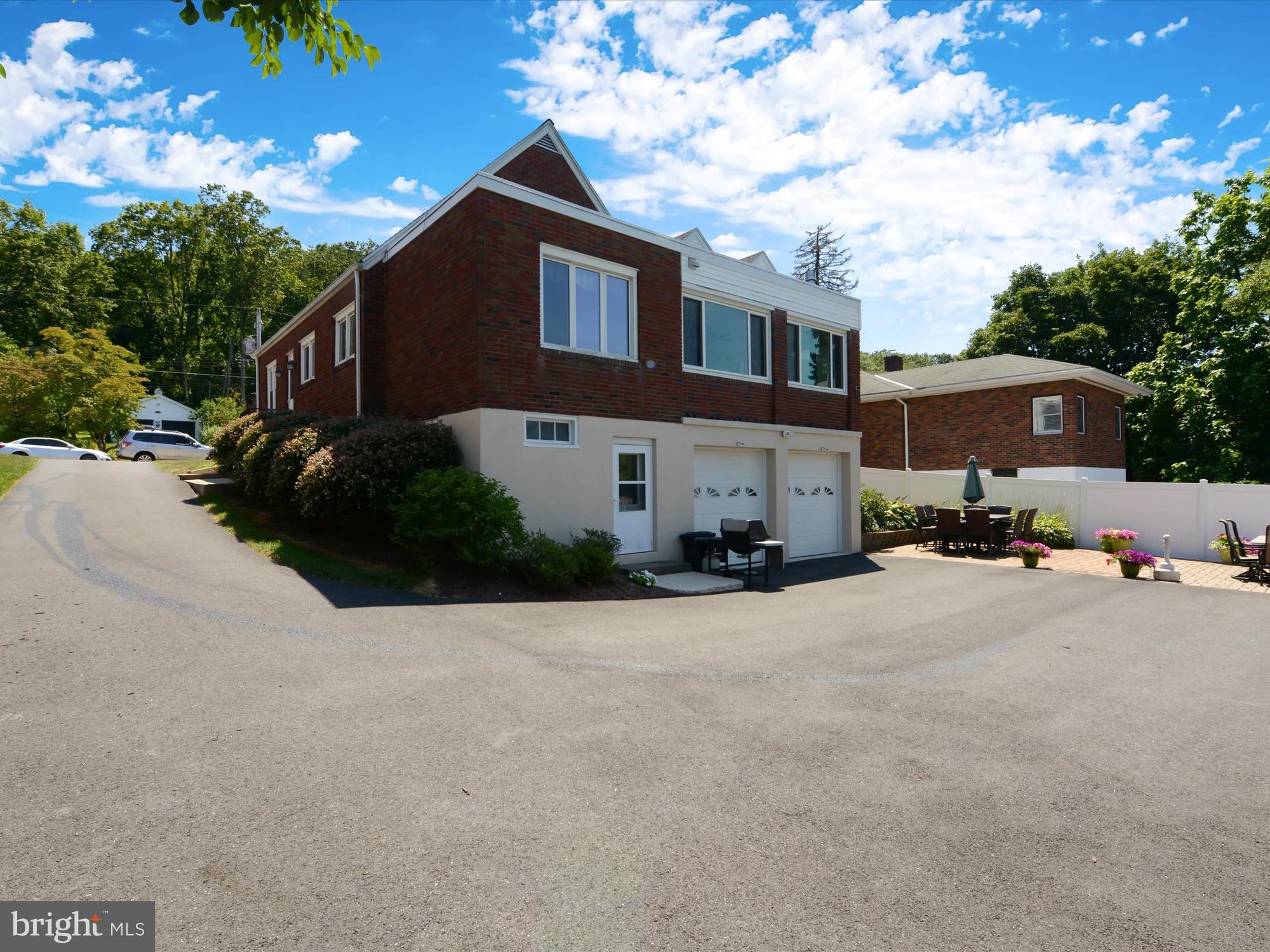 MAHANTONGO STREET - Residential