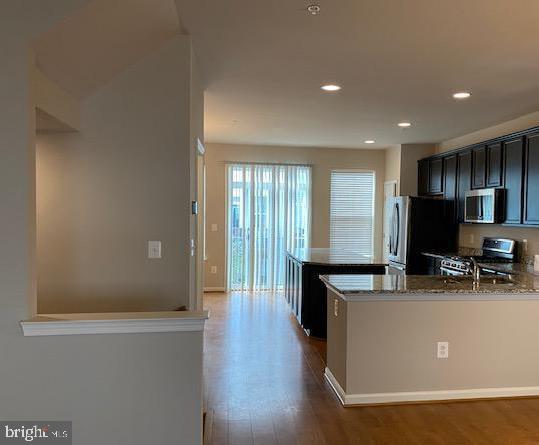 OAKVIEW VILLAGE - Residential Lease